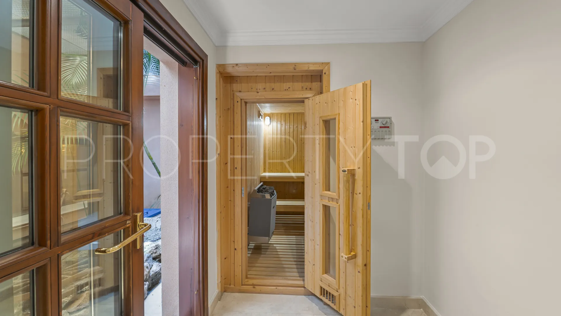 Nueva Andalucia, villa en venta de 6 dormitorios