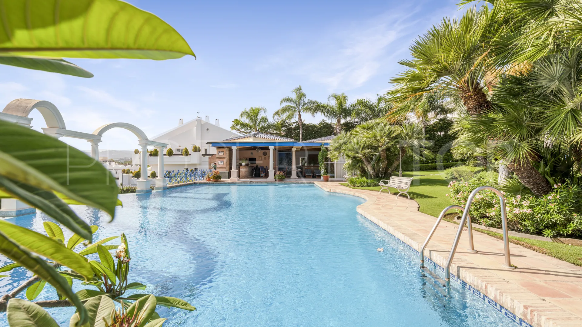 Nueva Andalucia, villa en venta de 6 dormitorios