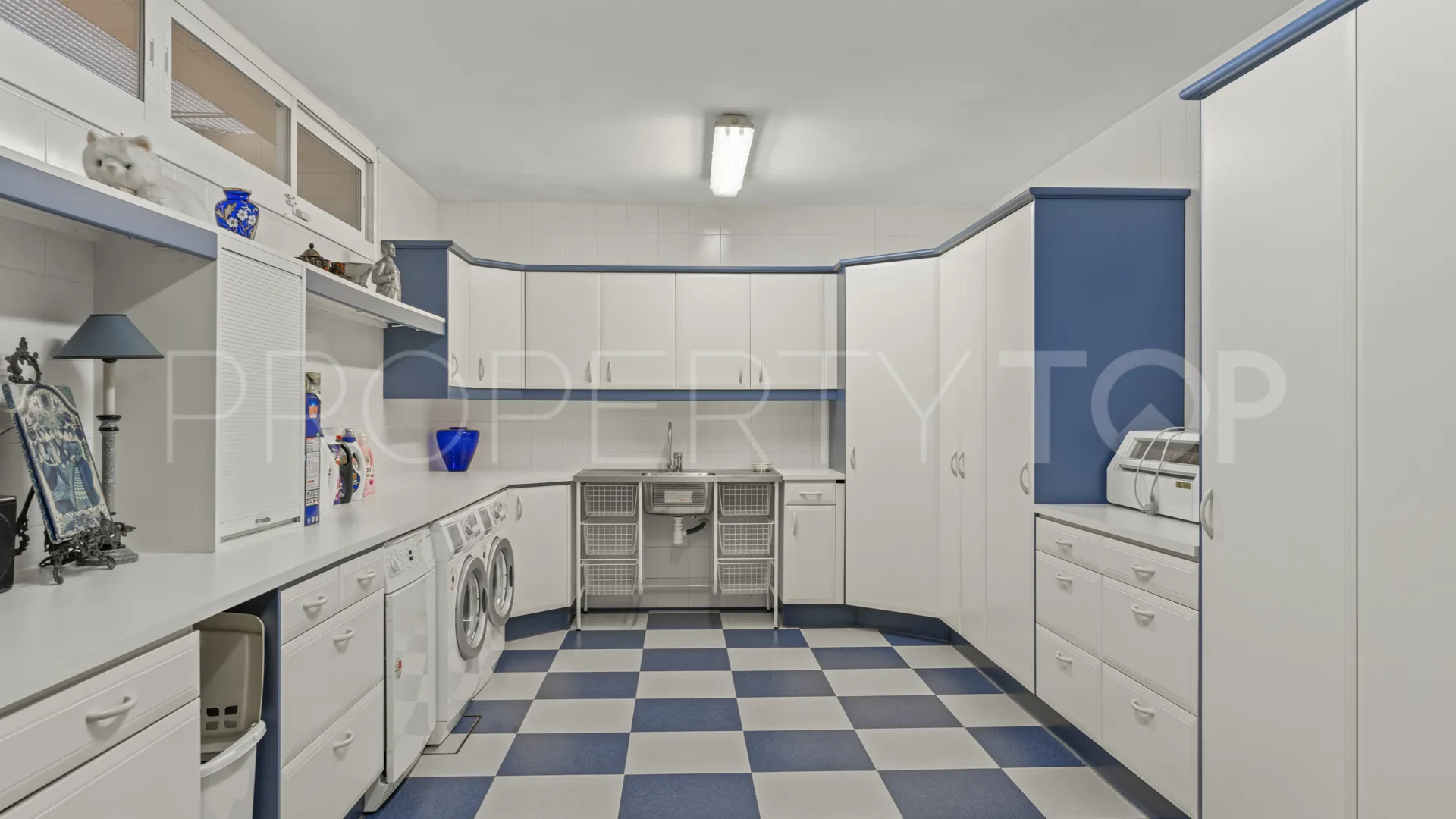 Nueva Andalucia, villa en venta de 6 dormitorios
