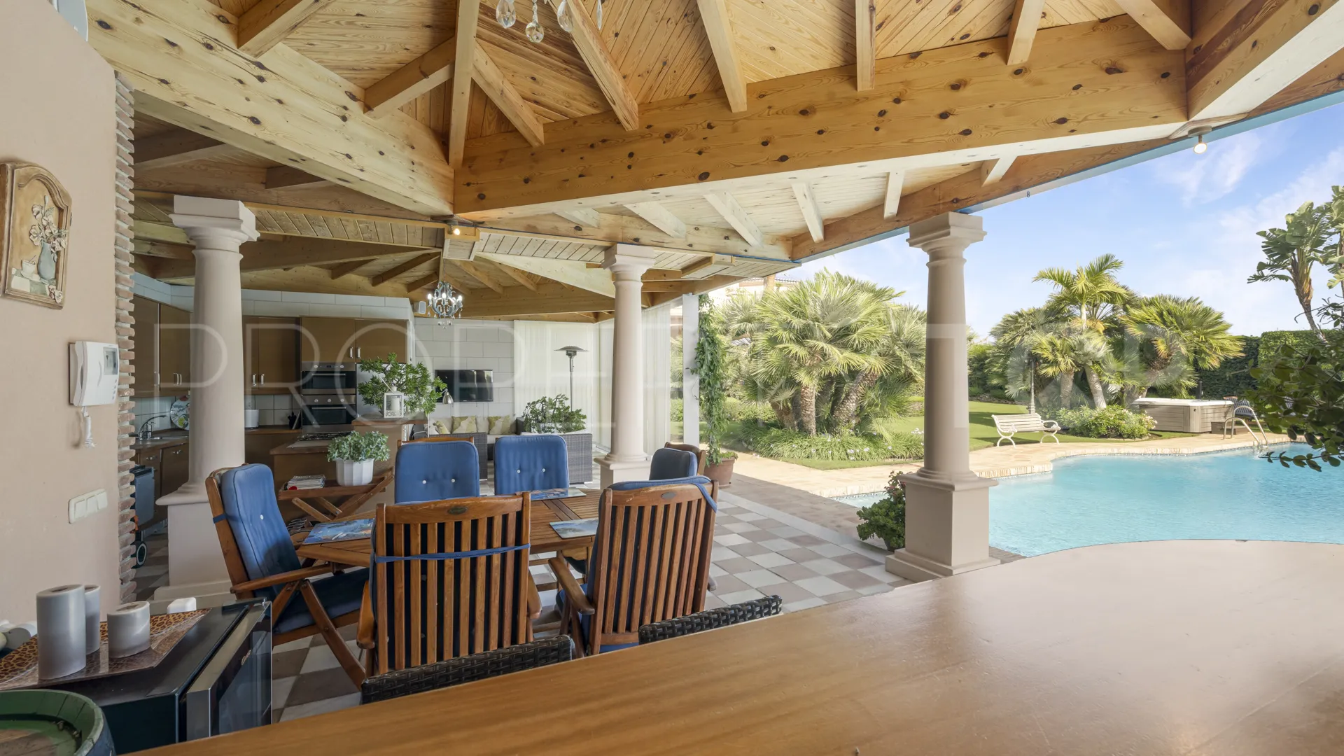 Nueva Andalucia, villa en venta de 6 dormitorios