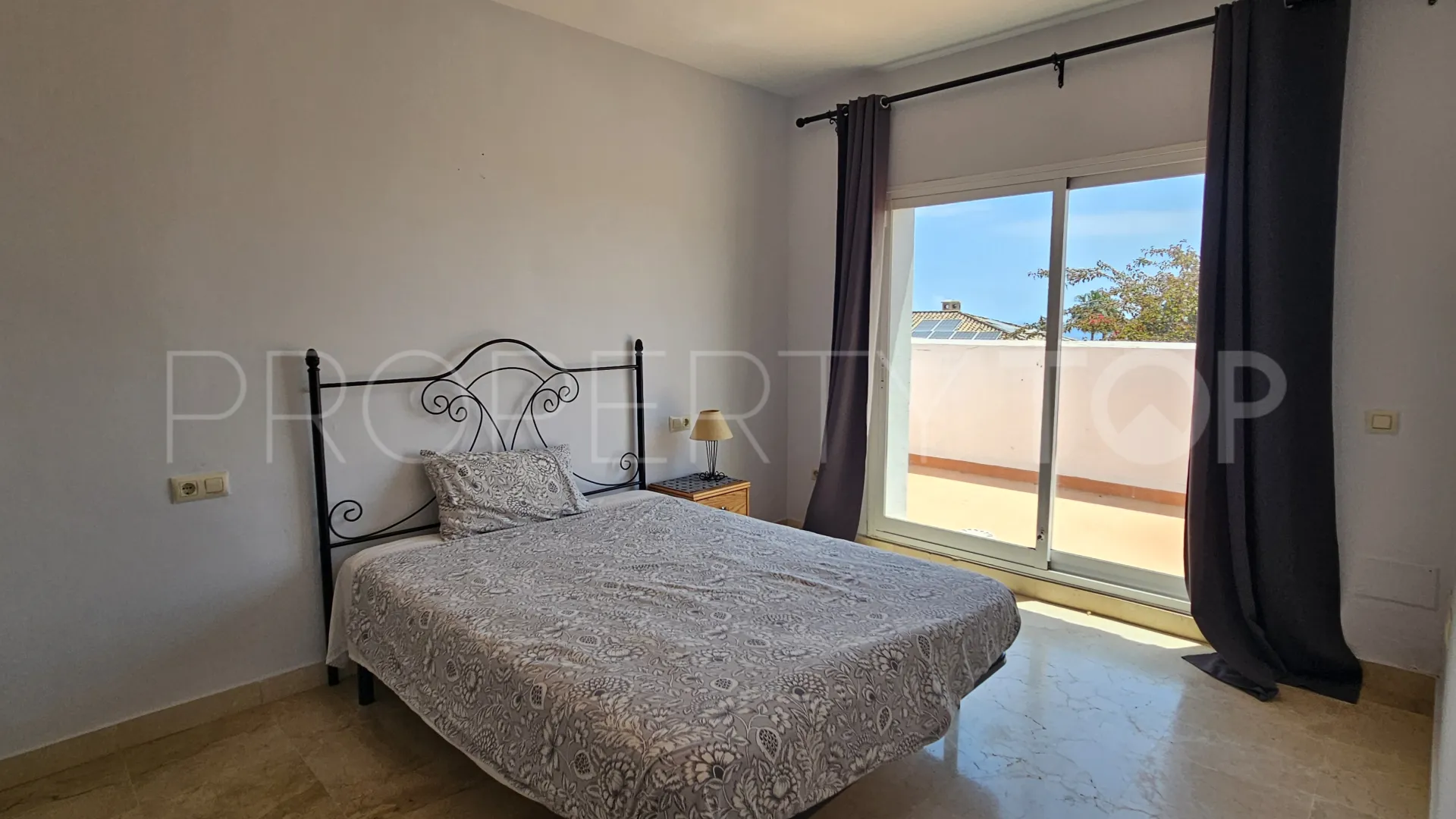 For sale 4 bedrooms villa in Alcaidesa