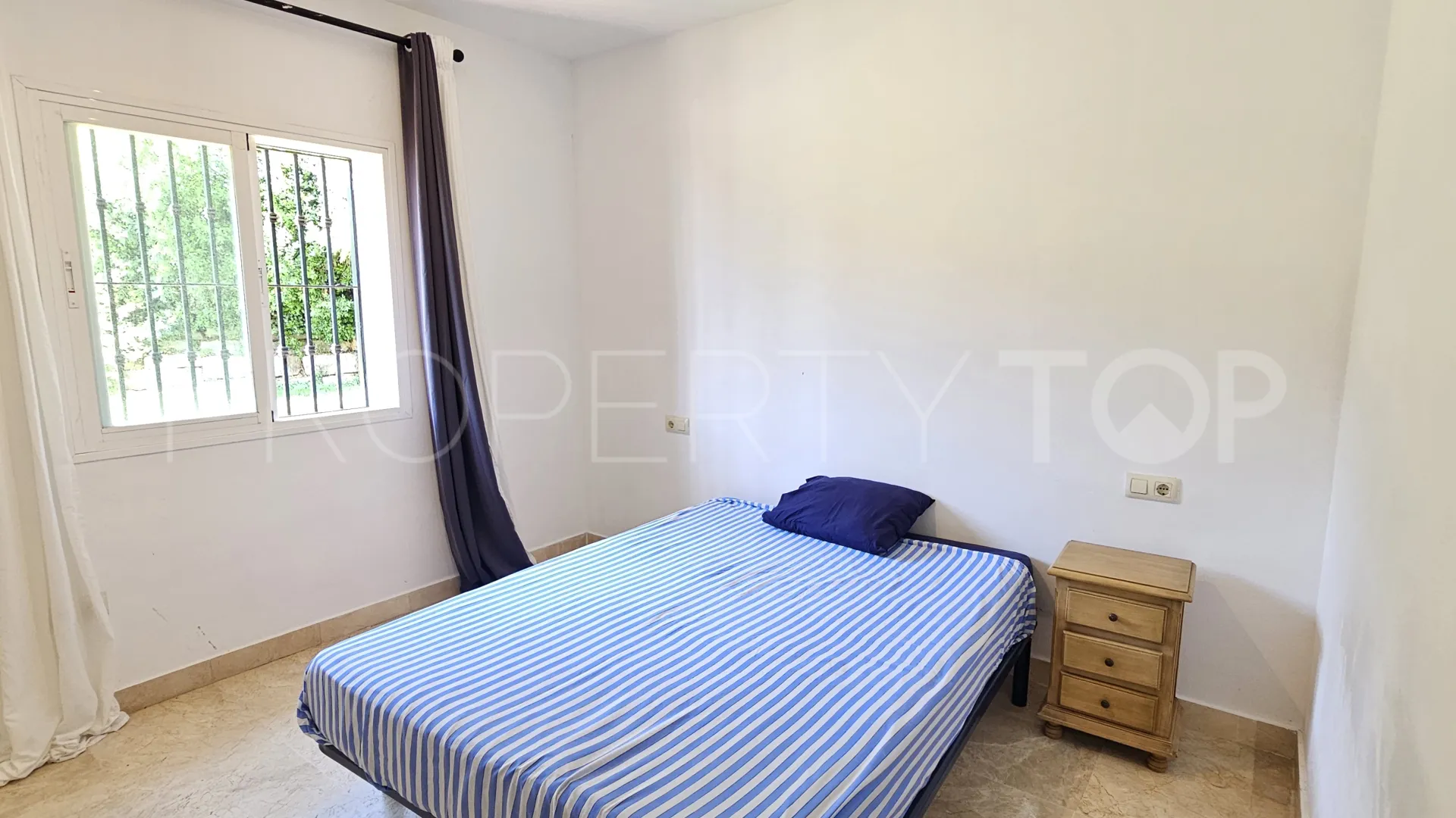 For sale 4 bedrooms villa in Alcaidesa