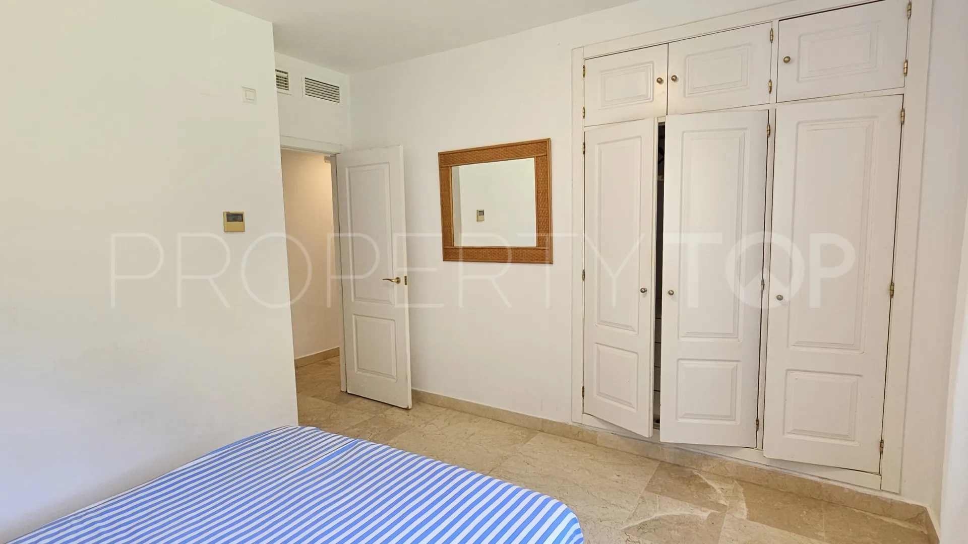 For sale 4 bedrooms villa in Alcaidesa