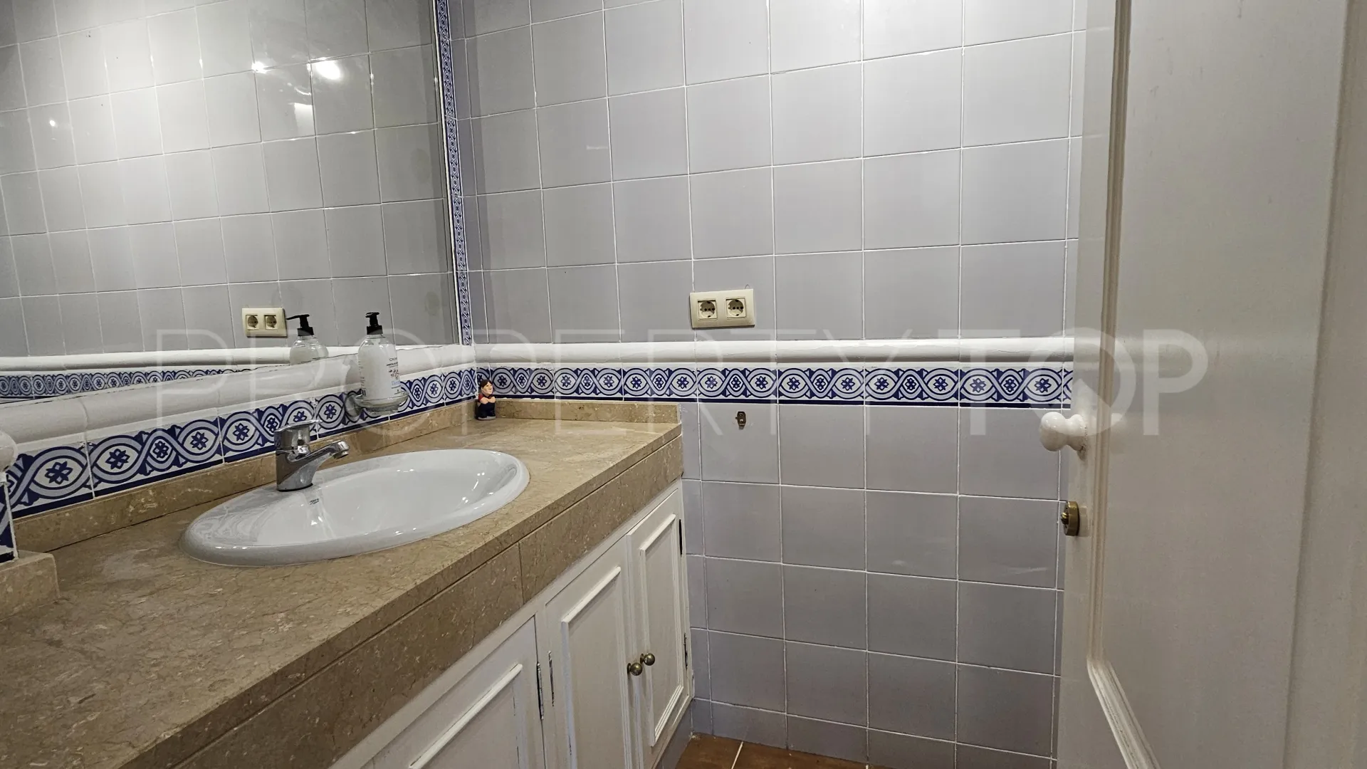 For sale 4 bedrooms villa in Alcaidesa