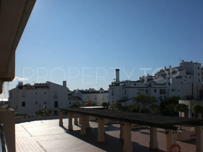 Apartamento con 2 dormitorios a la venta en Marina Banus