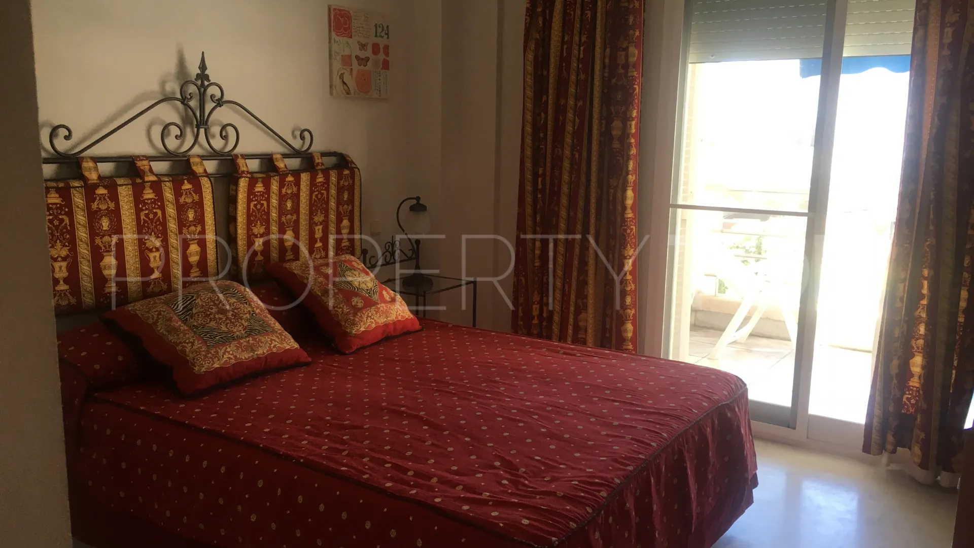 Apartamento con 2 dormitorios a la venta en Marina Banus