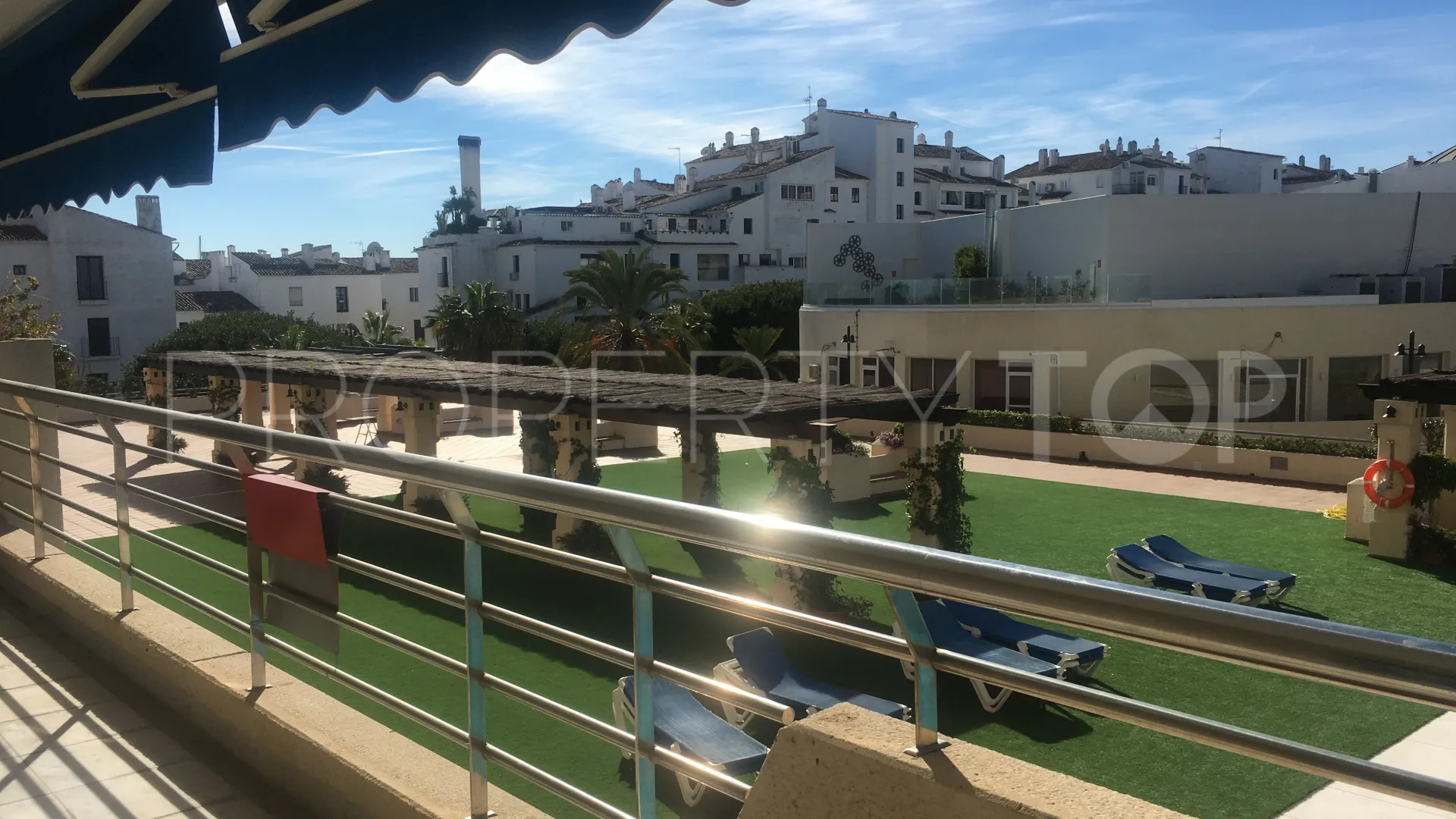 Apartamento con 2 dormitorios a la venta en Marina Banus