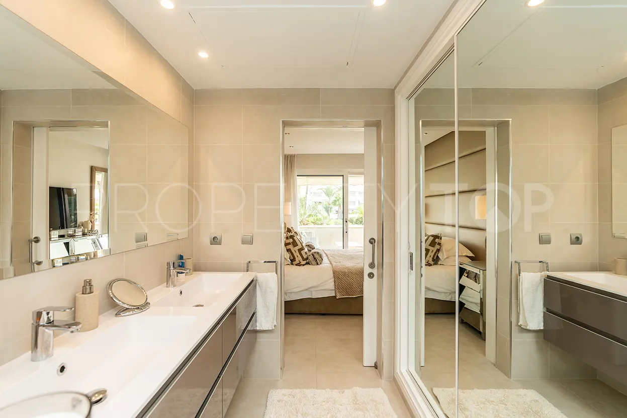 For sale apartment in Los Granados with 3 bedrooms