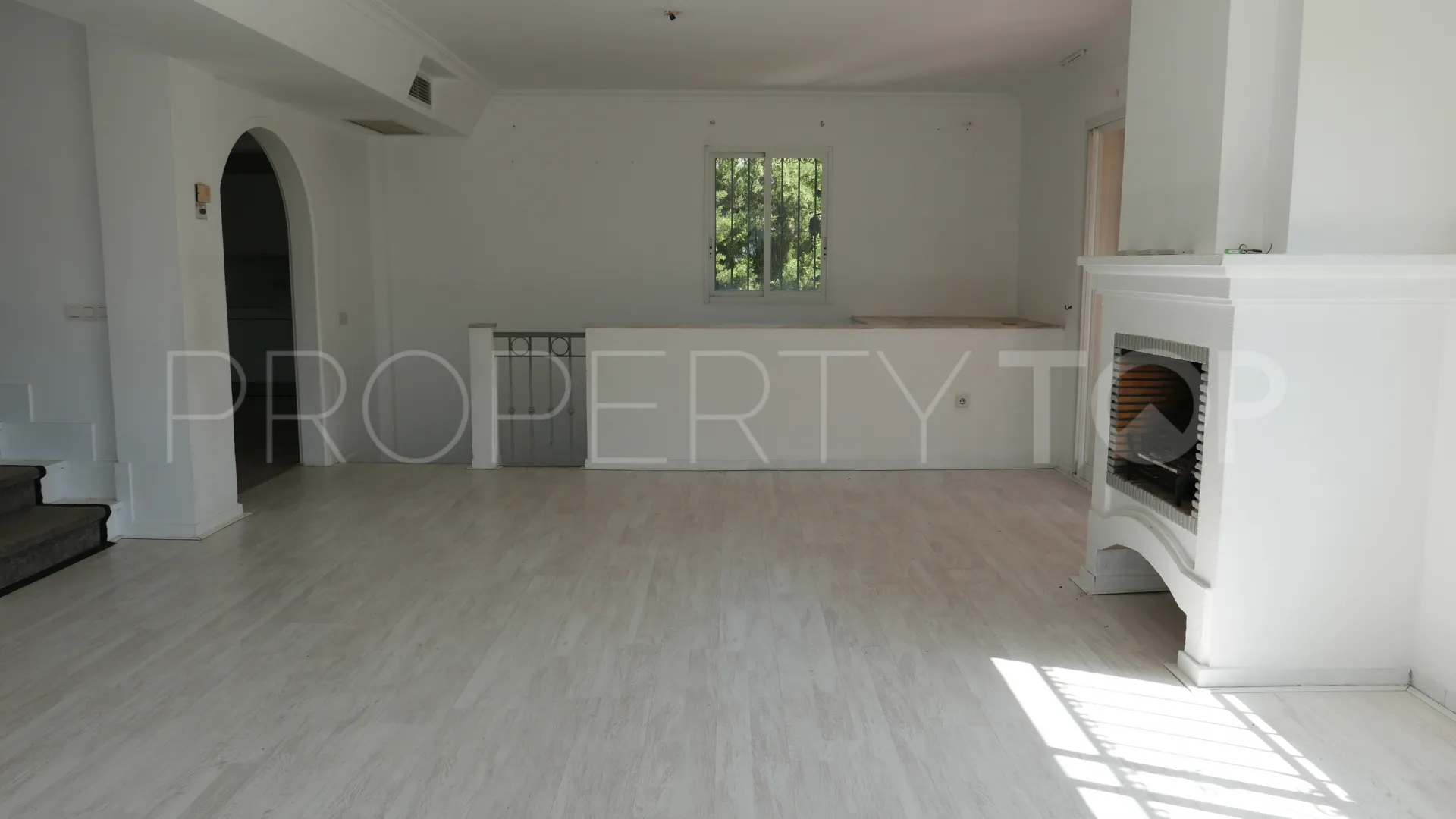 For sale villa in Los Naranjos Hill Club with 4 bedrooms