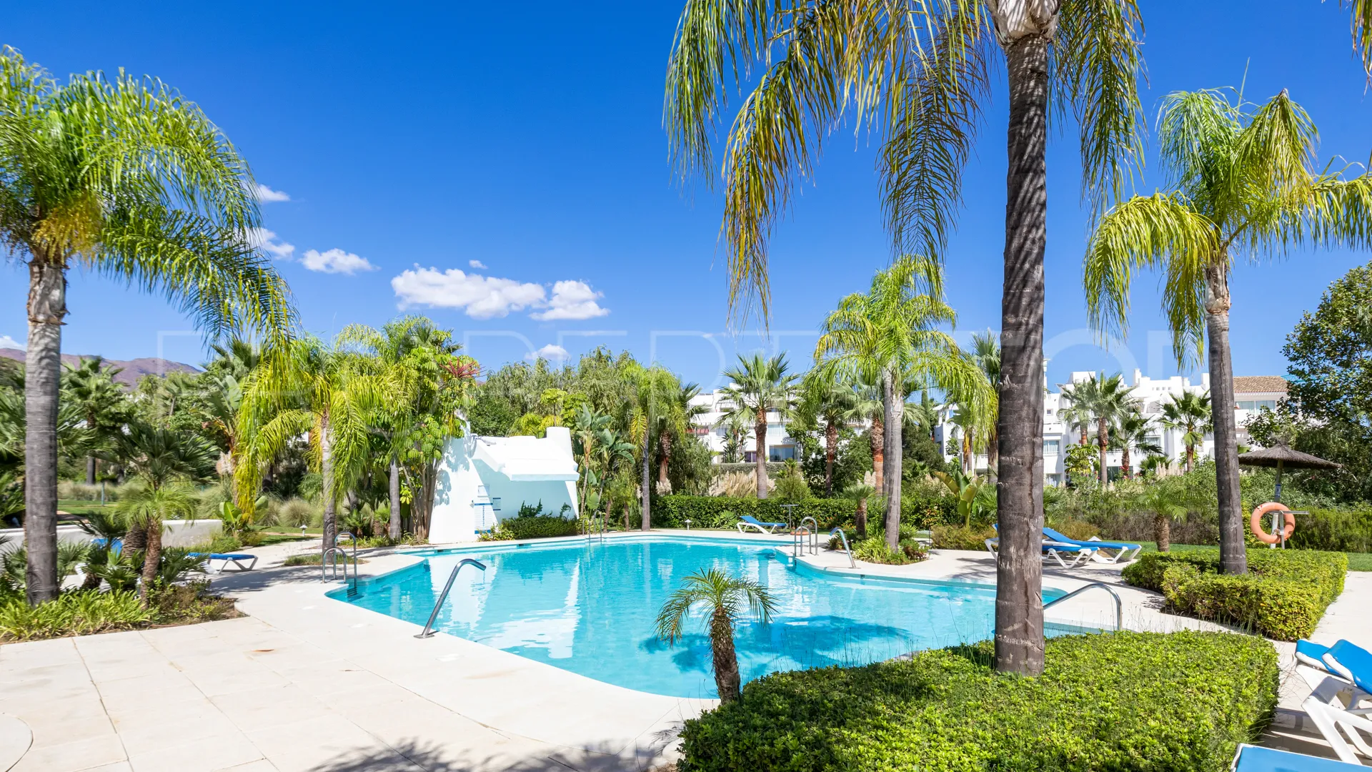 Alcazaba Lagoon, apartamento planta baja de 2 dormitorios en venta