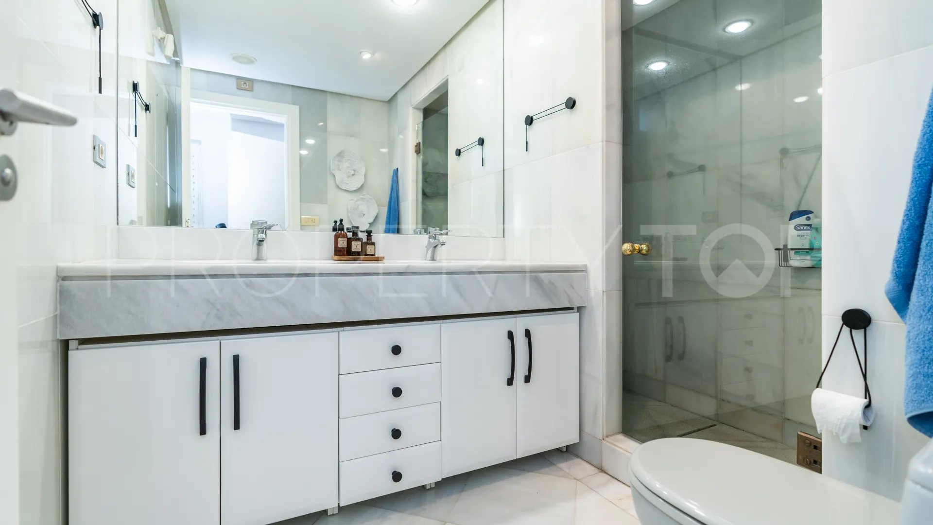 Apartamento planta baja en venta en Los Granados