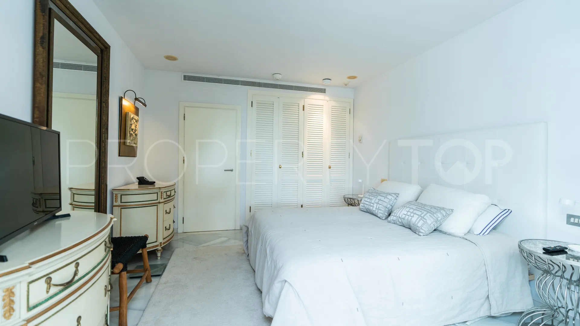 Apartamento planta baja en venta en Los Granados