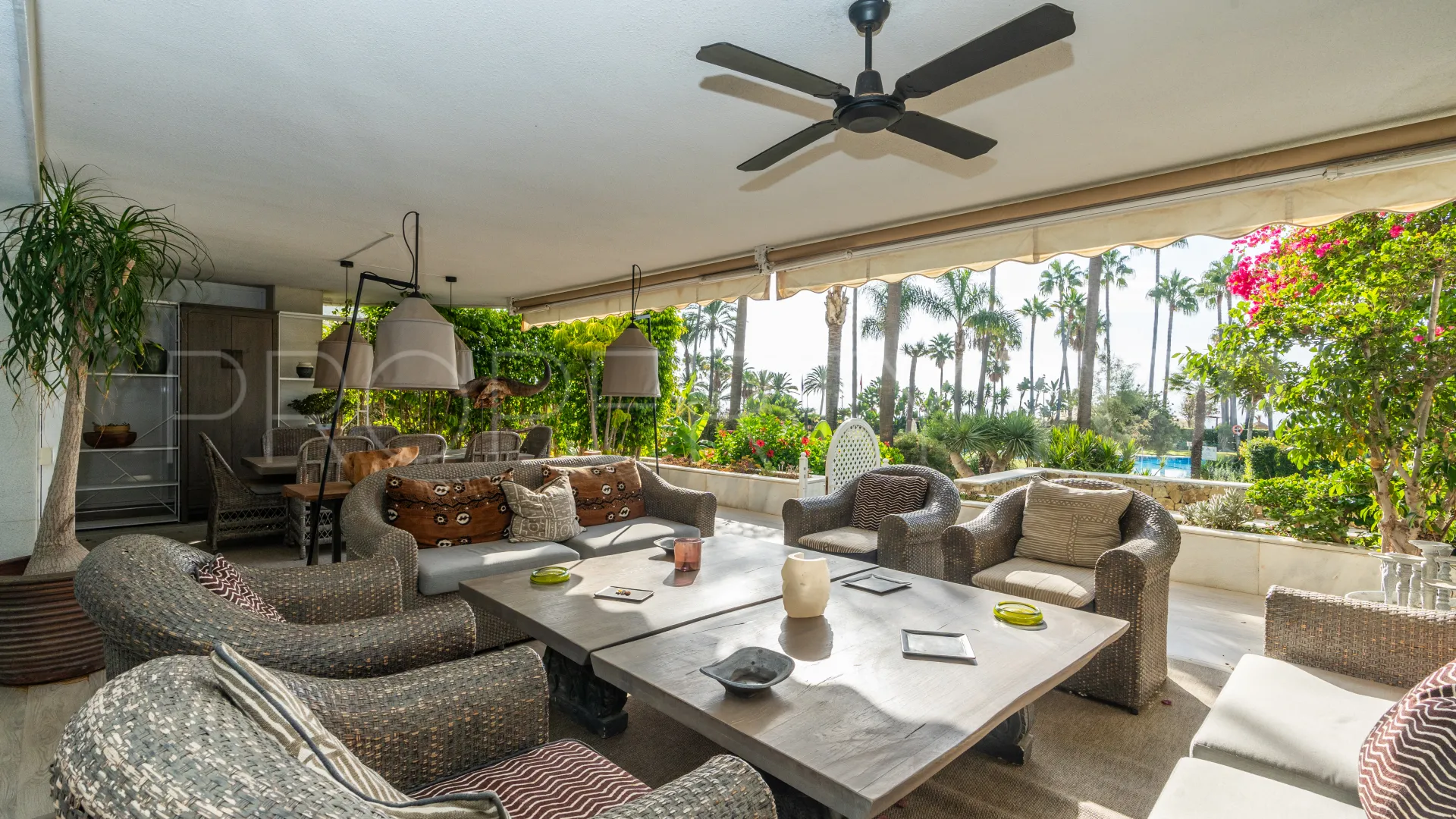 Apartamento planta baja en venta en Los Granados