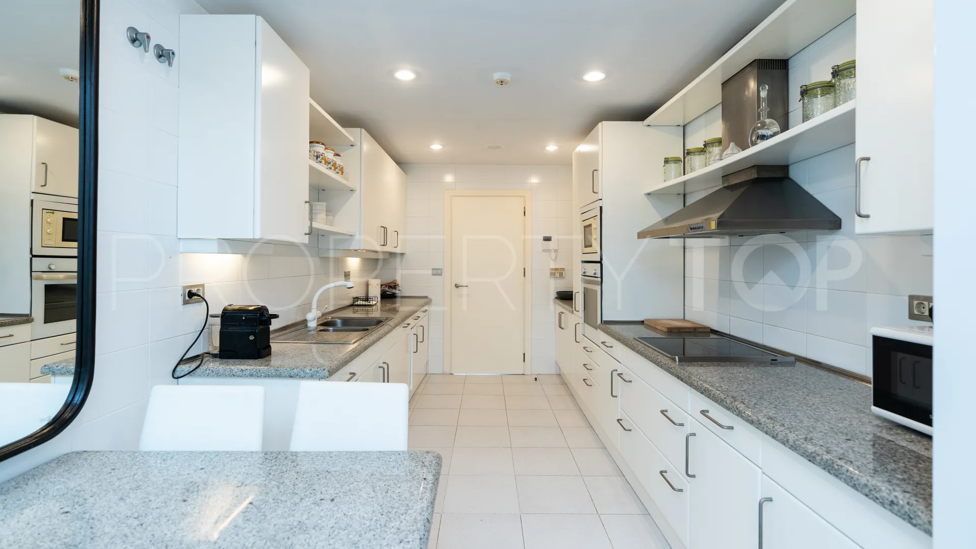 Apartamento planta baja en venta en Los Granados