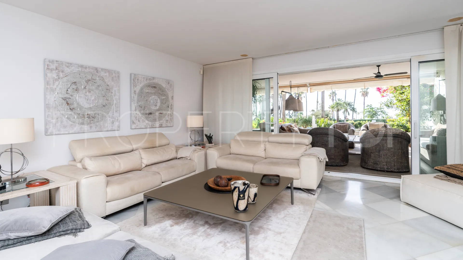 Apartamento planta baja en venta en Los Granados