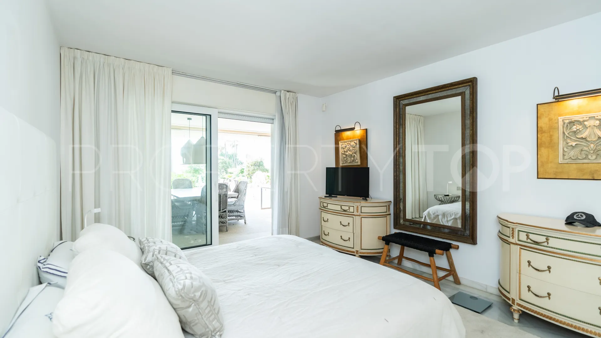 Apartamento planta baja en venta en Los Granados