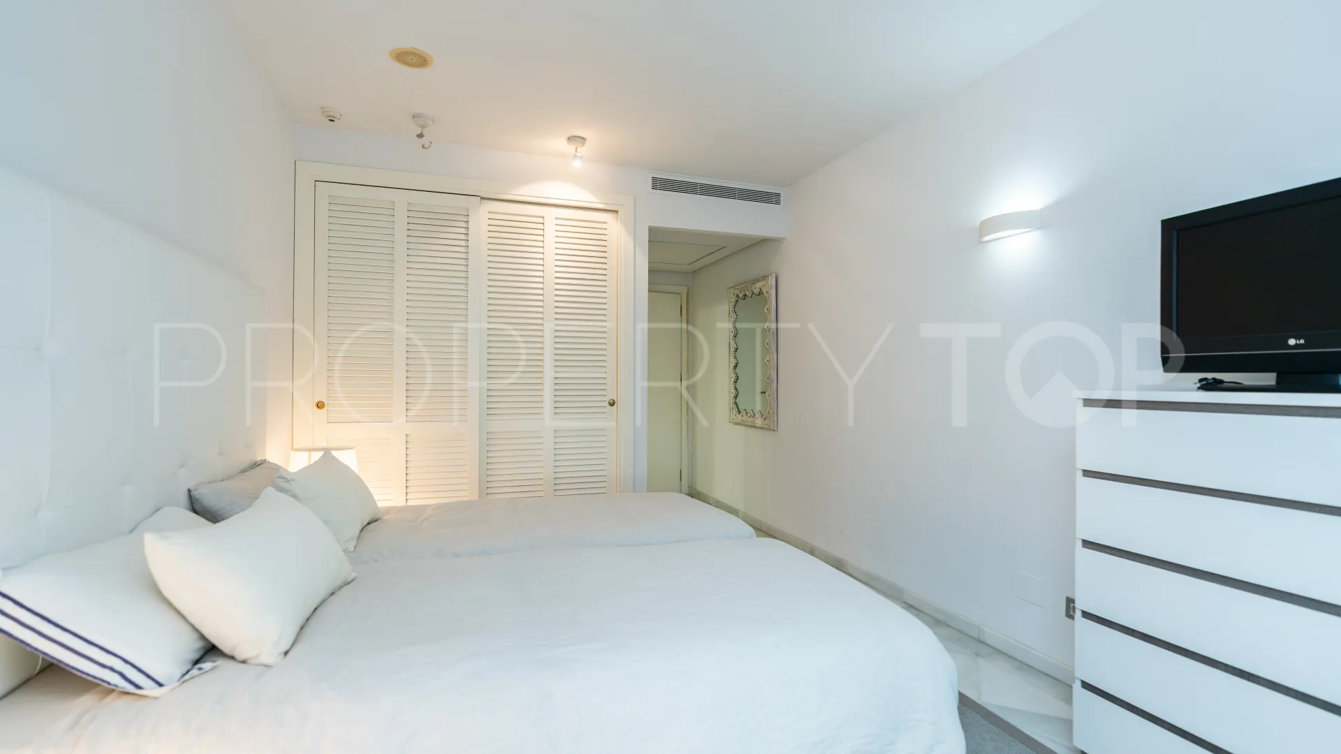 Apartamento planta baja en venta en Los Granados