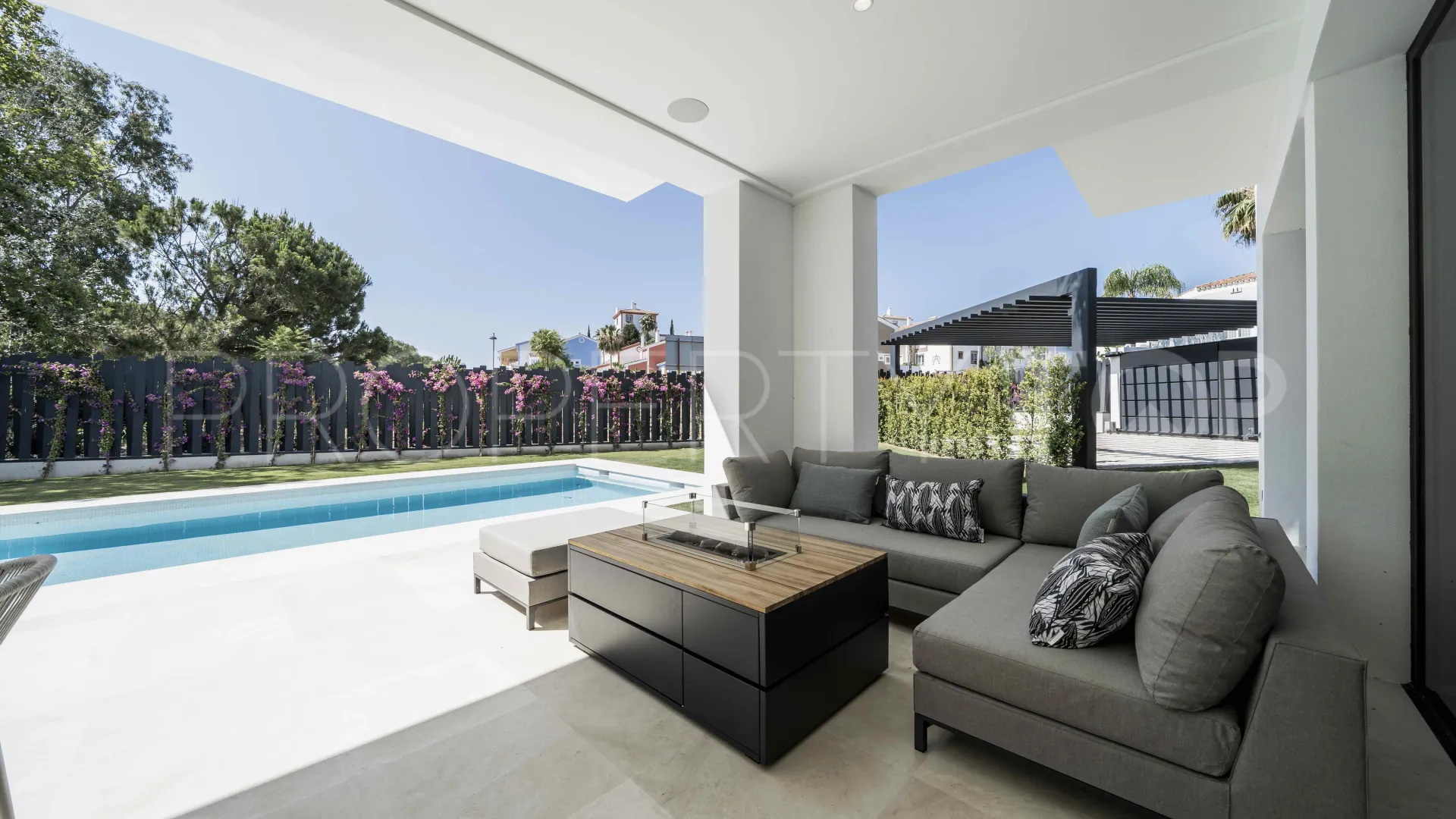For sale villa in El Campanario