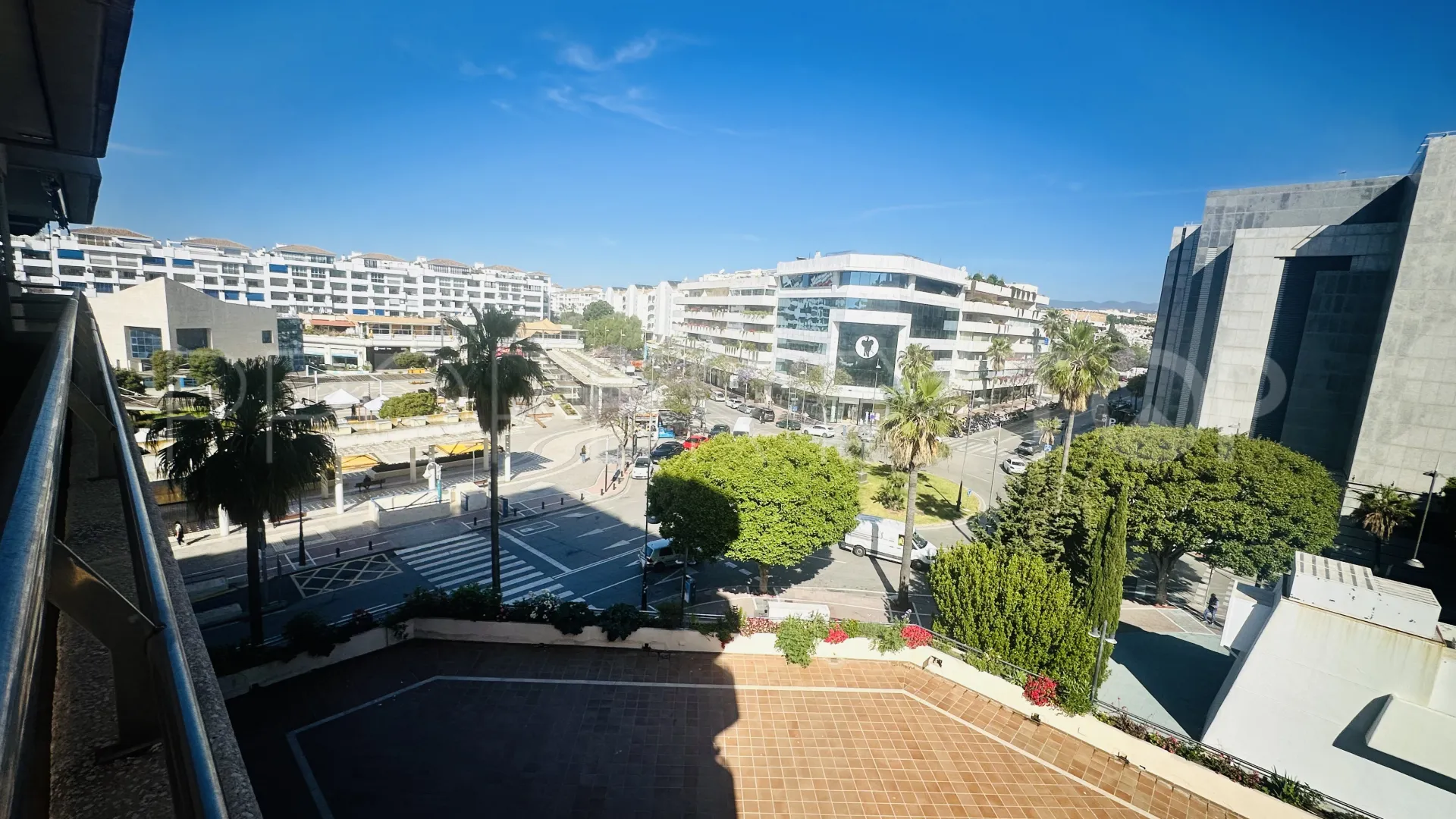 Apartment for sale in Marina Banus