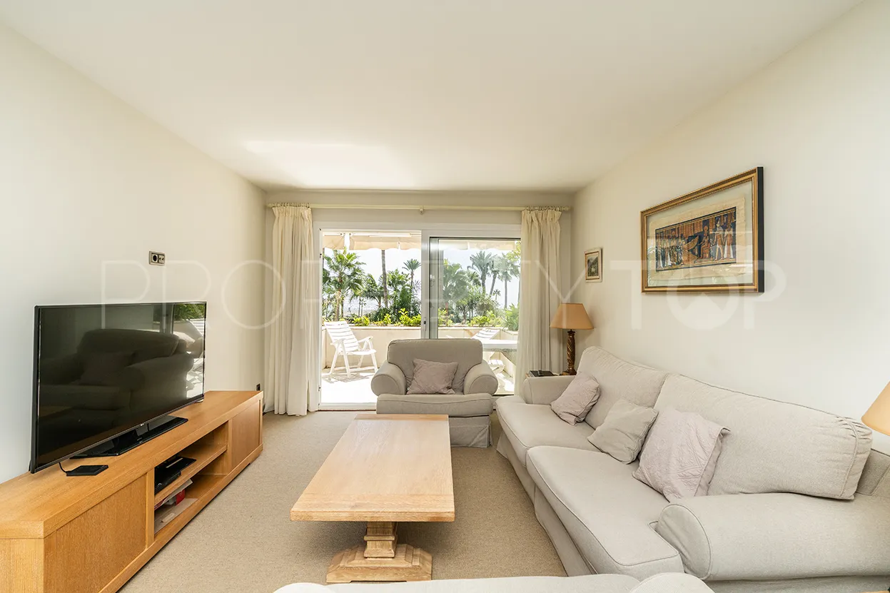 Buy apartment in Los Granados with 3 bedrooms