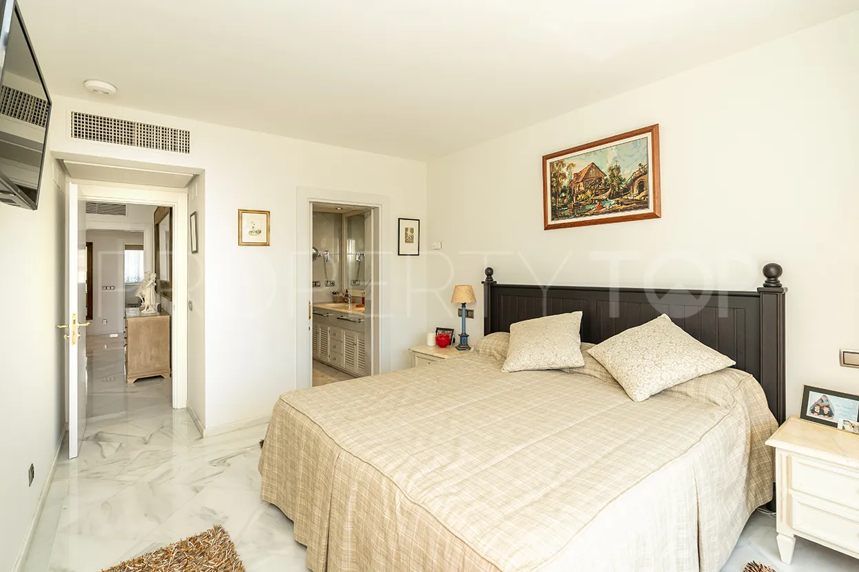 Buy apartment in Los Granados with 3 bedrooms