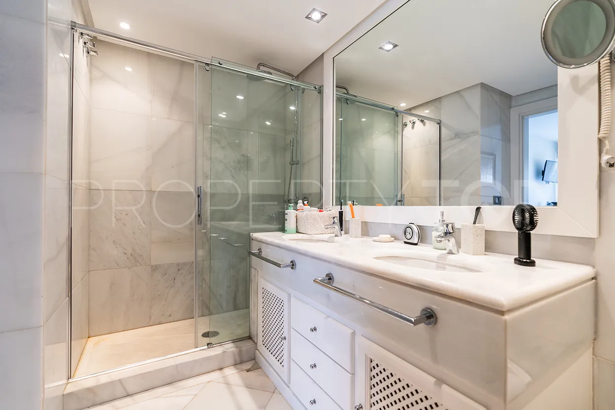 Buy apartment in Los Granados with 3 bedrooms