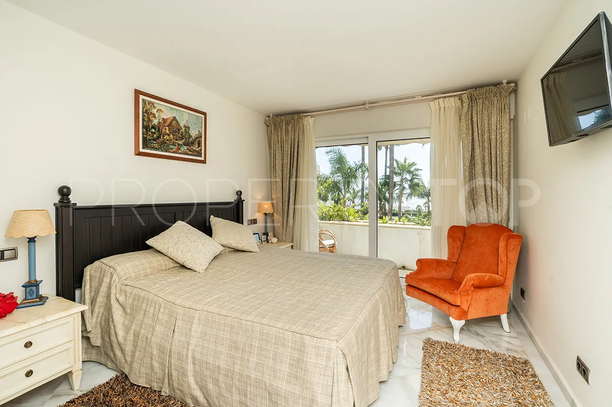 Buy apartment in Los Granados with 3 bedrooms