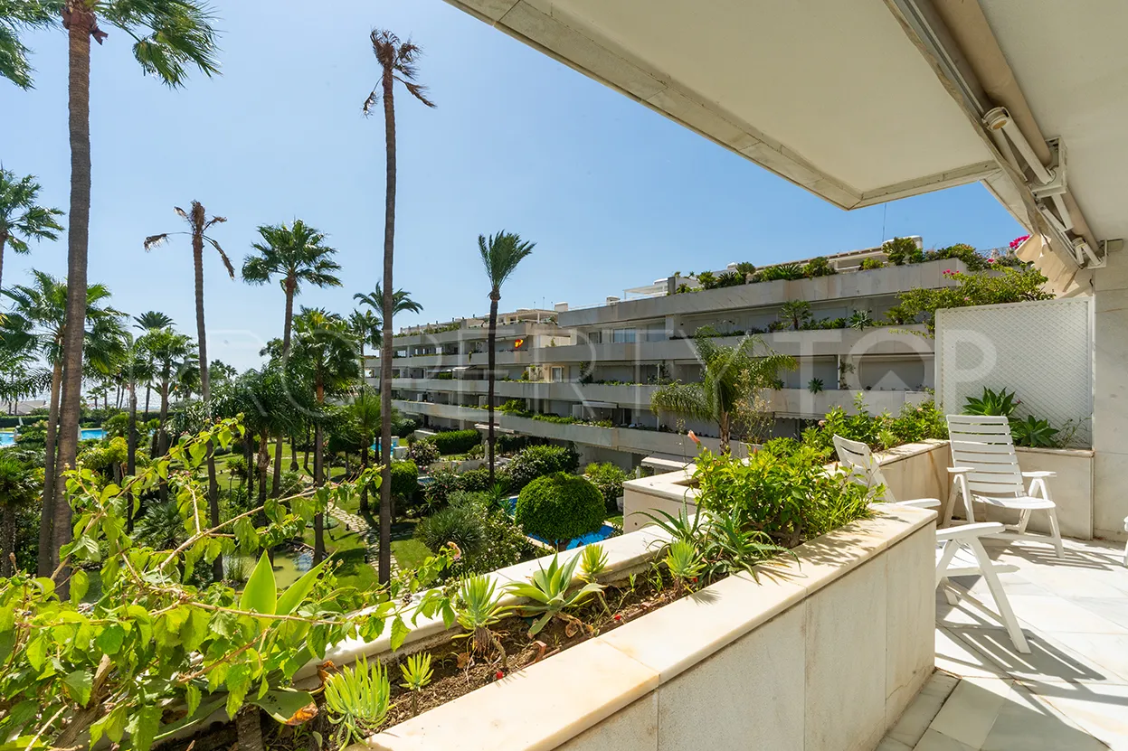 Buy apartment in Los Granados with 3 bedrooms