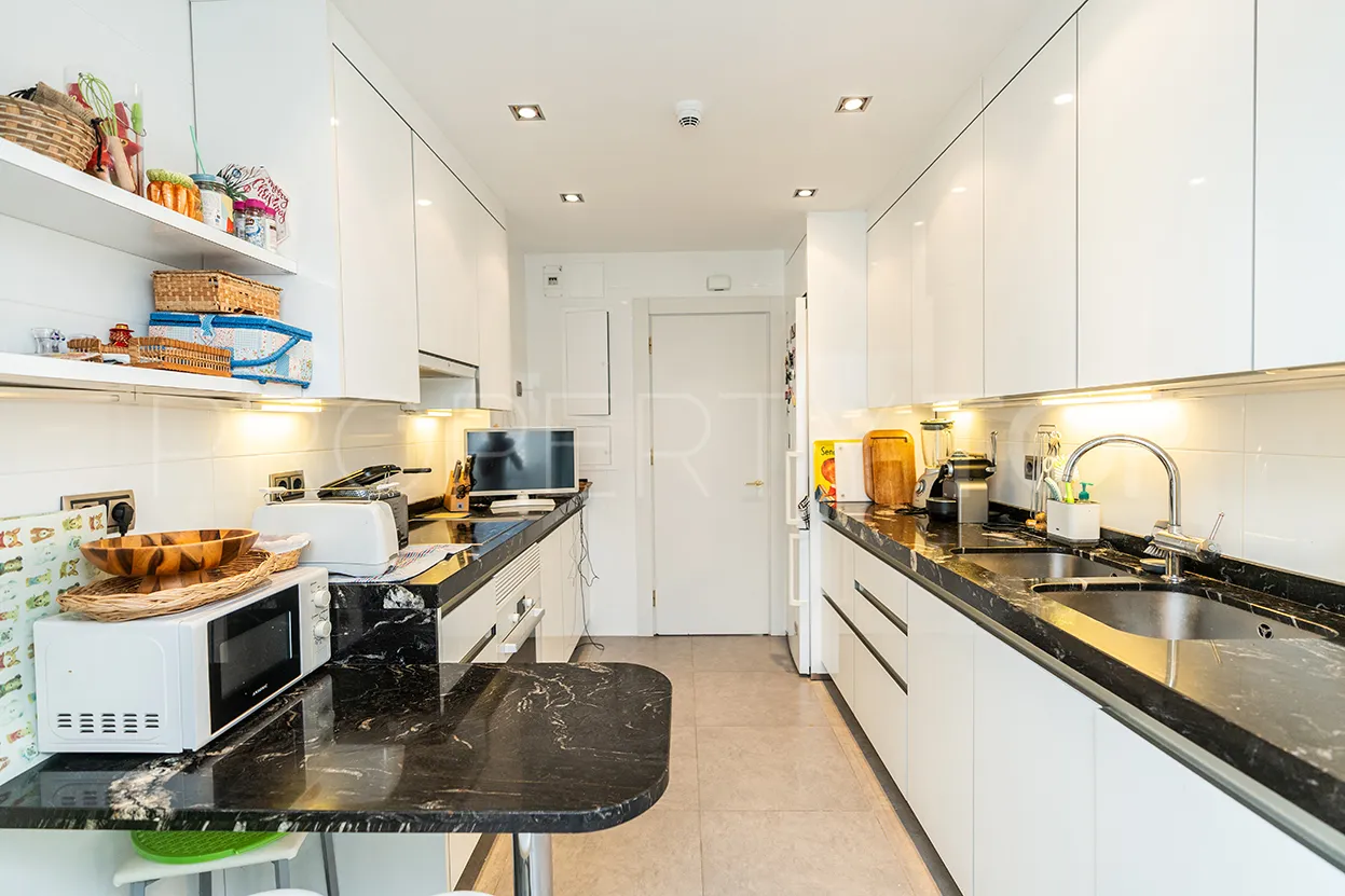 Buy apartment in Los Granados with 3 bedrooms