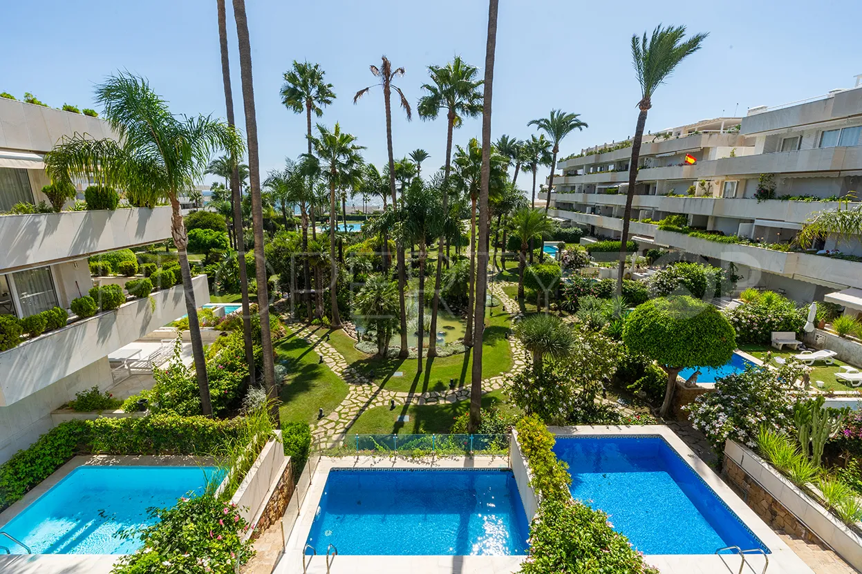 Buy apartment in Los Granados with 3 bedrooms