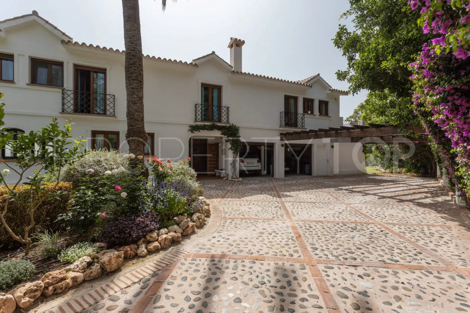 Villa with 4 bedrooms for sale in Guadalmina Baja