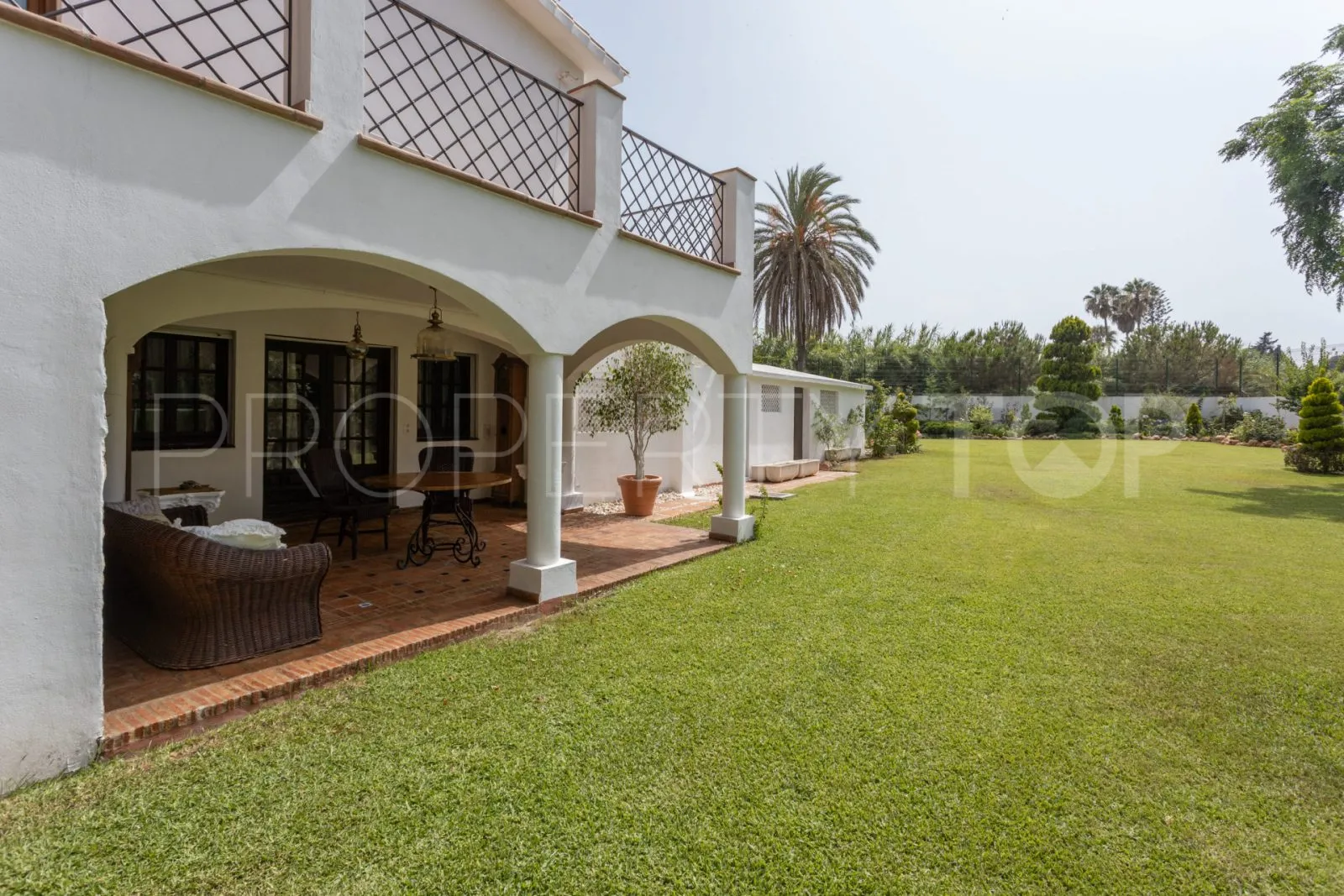 Villa with 4 bedrooms for sale in Guadalmina Baja