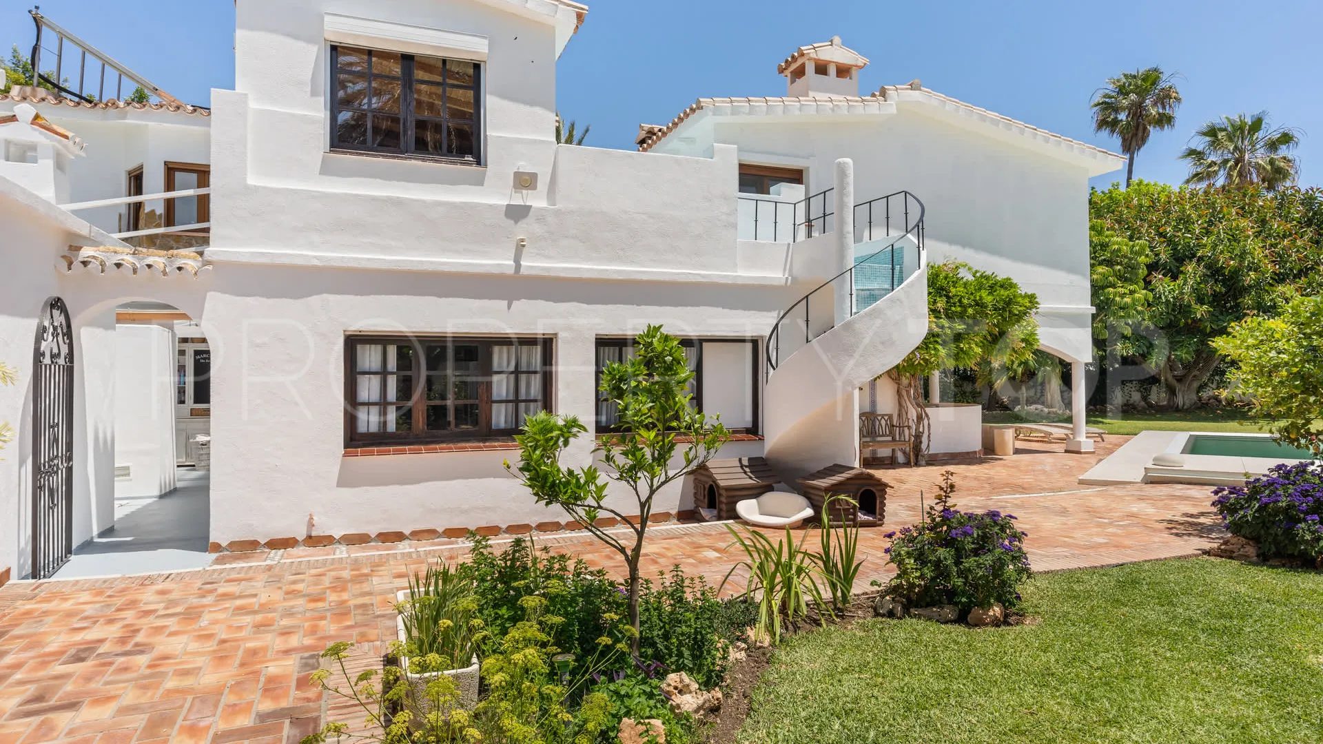 Villa with 4 bedrooms for sale in Guadalmina Baja