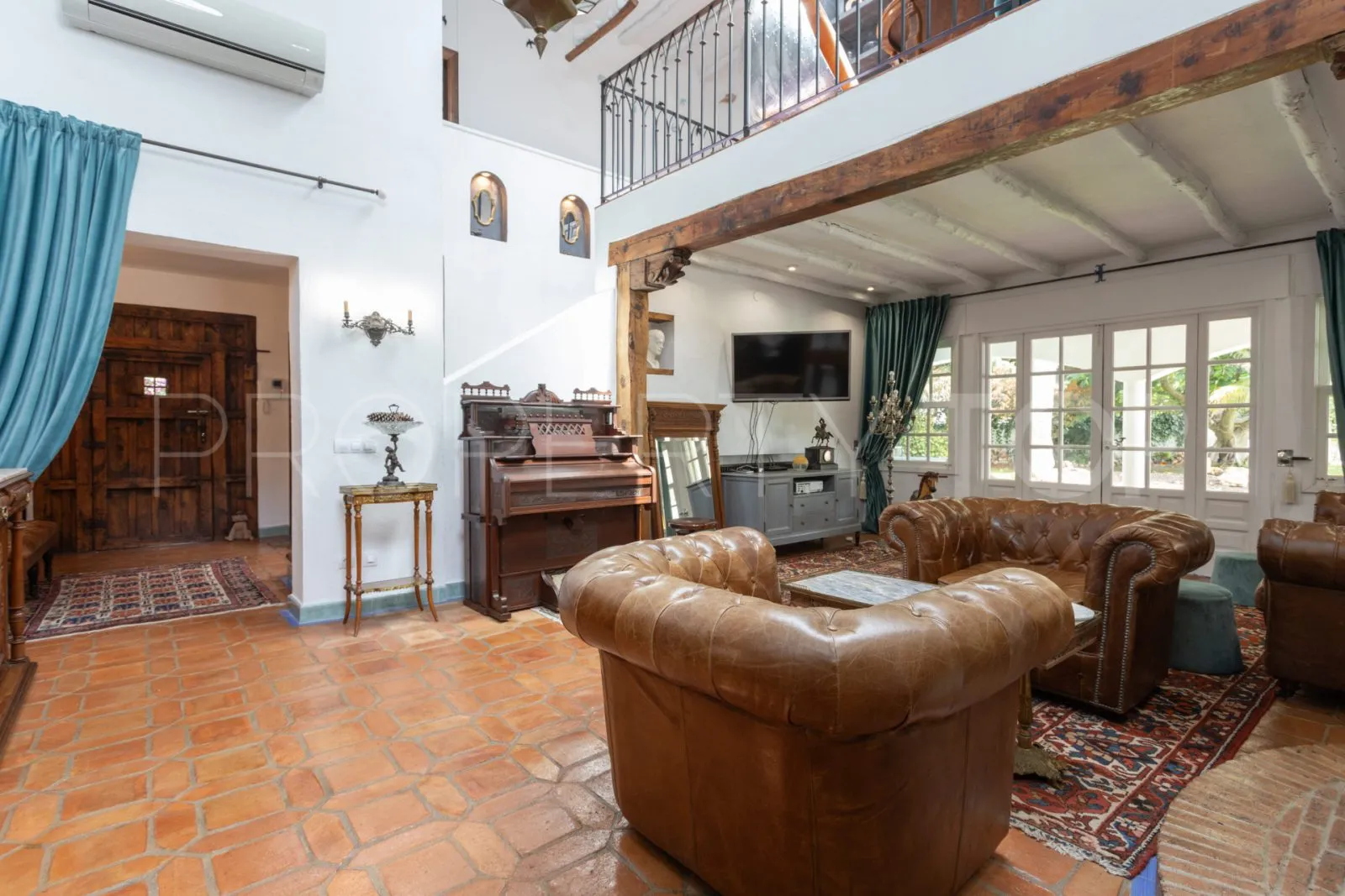 Villa with 4 bedrooms for sale in Guadalmina Baja