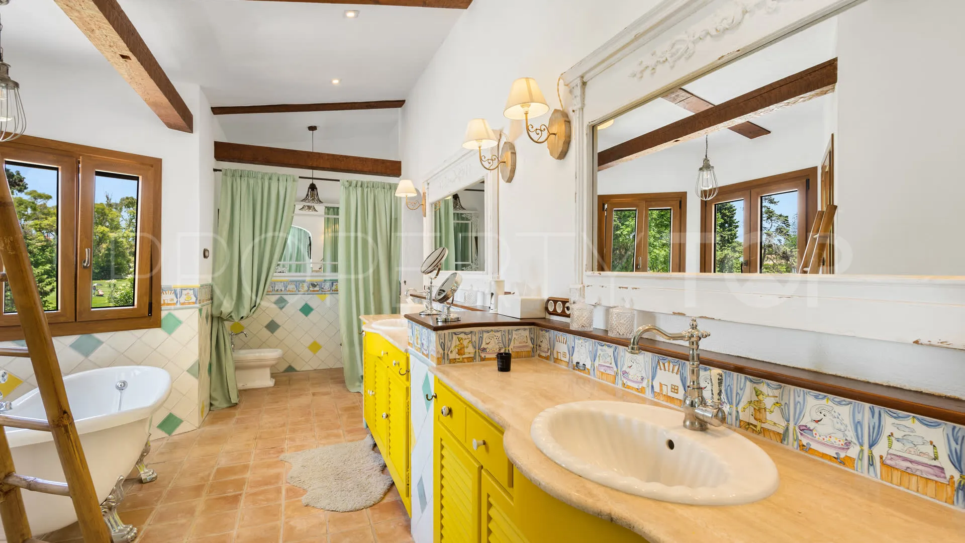 Villa with 4 bedrooms for sale in Guadalmina Baja