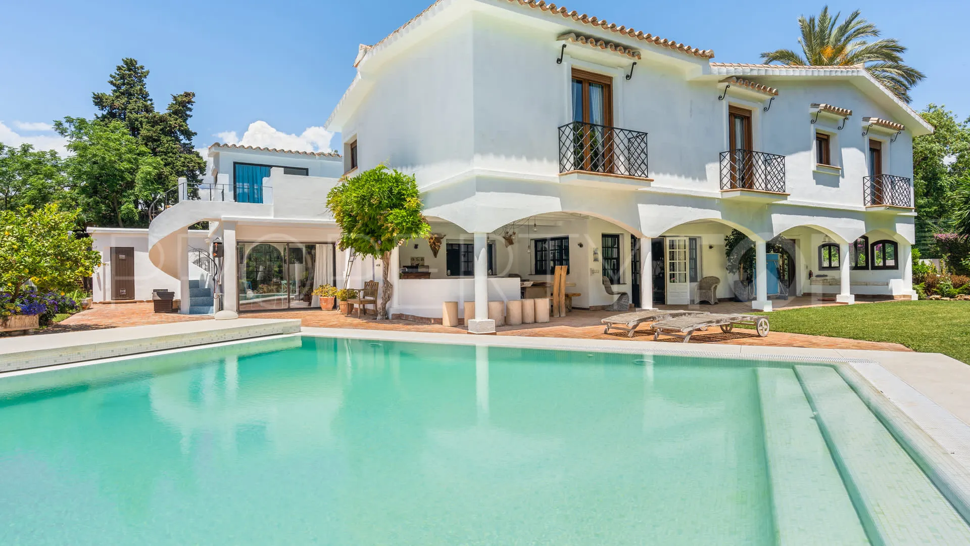 Villa with 4 bedrooms for sale in Guadalmina Baja