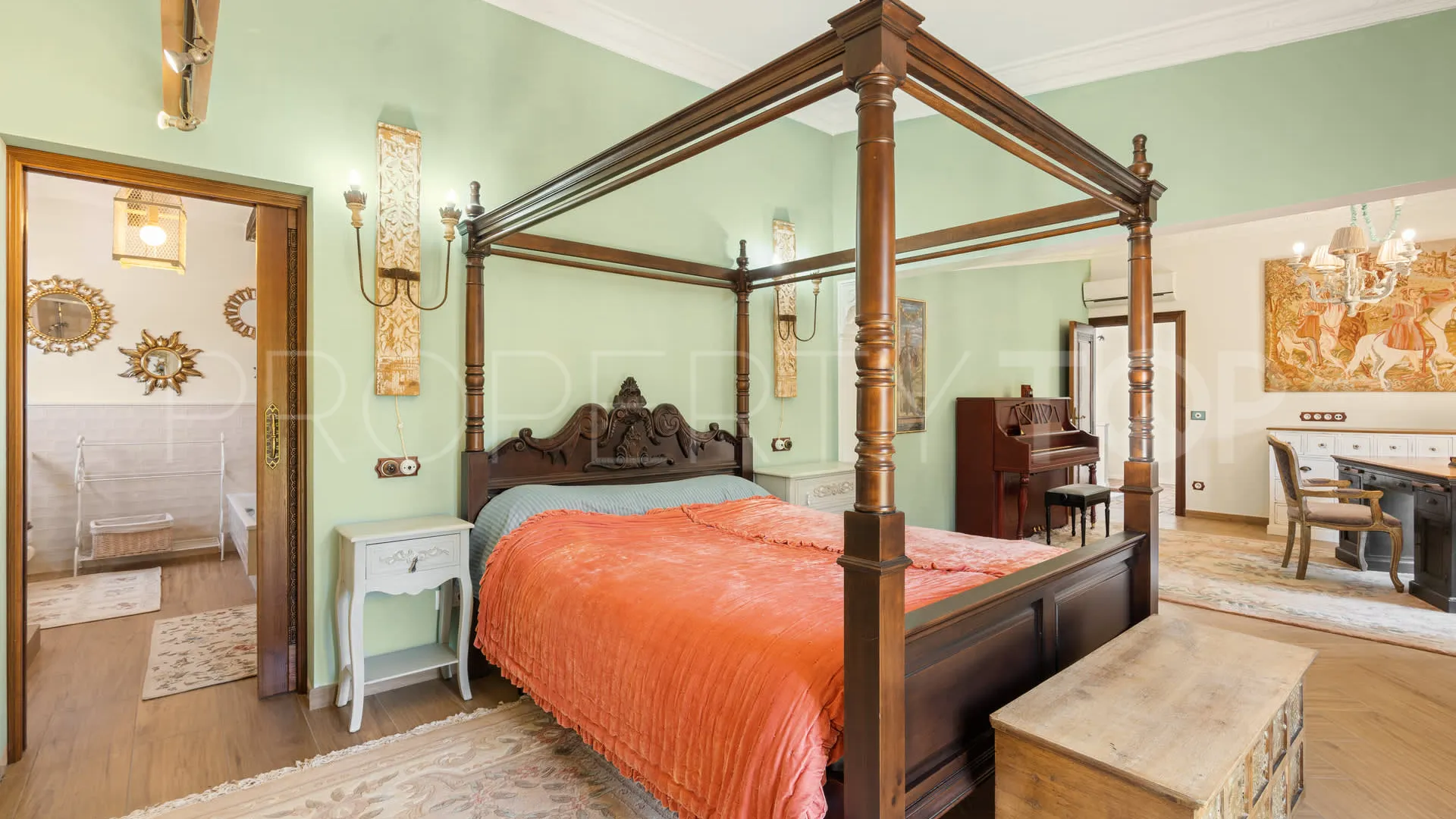 Villa with 4 bedrooms for sale in Guadalmina Baja