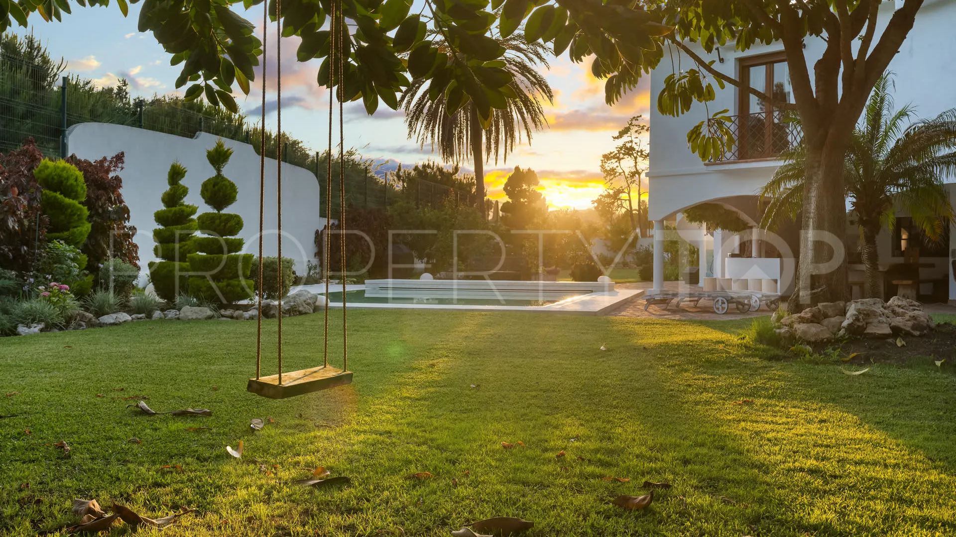 Villa with 4 bedrooms for sale in Guadalmina Baja