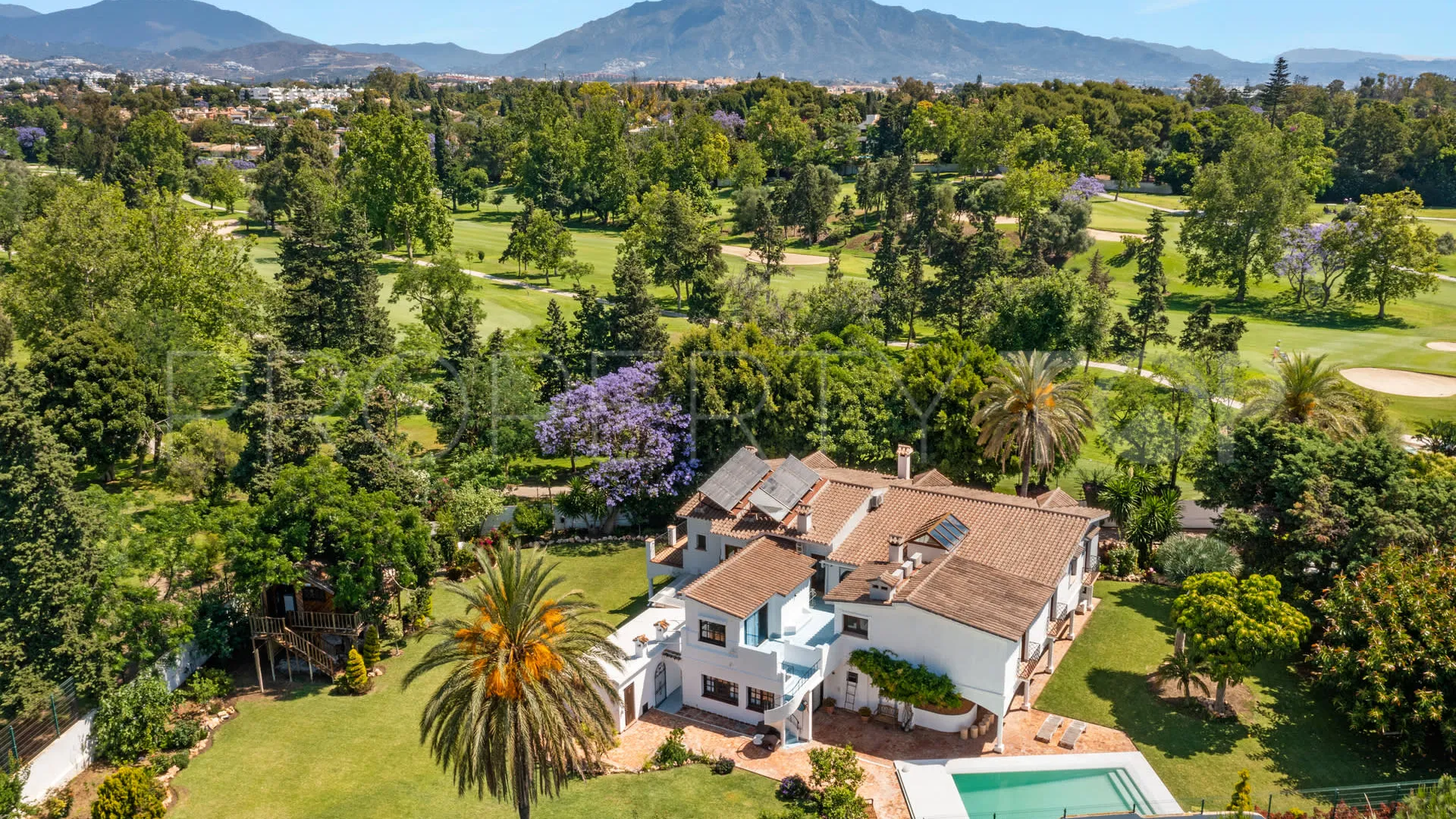 Villa with 4 bedrooms for sale in Guadalmina Baja