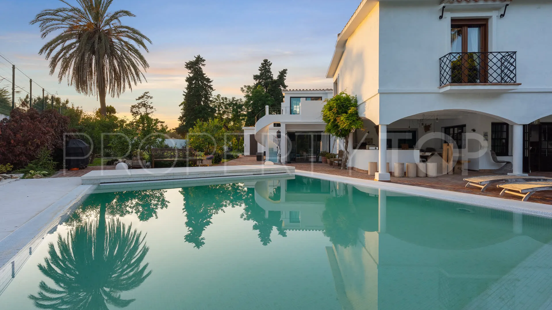 Villa with 4 bedrooms for sale in Guadalmina Baja