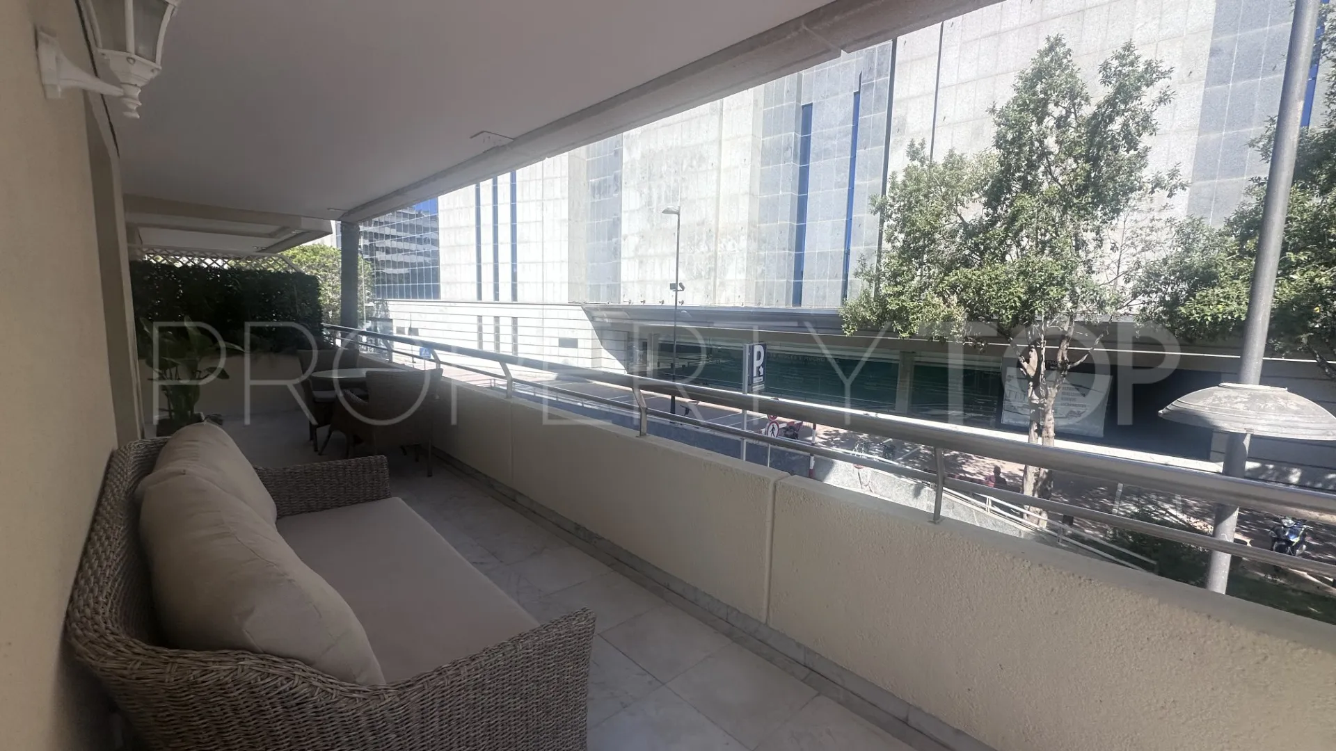 Apartment in Marina Banus for sale