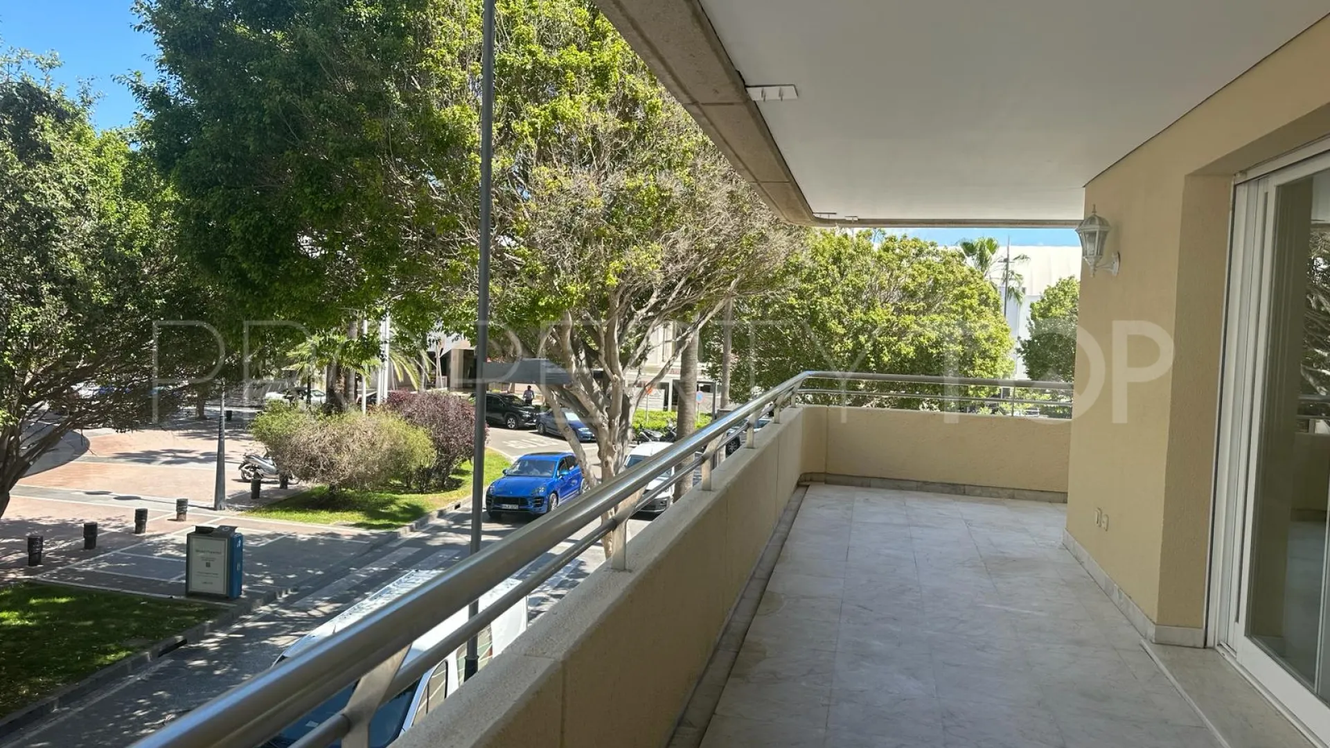 Apartment in Marina Banus for sale