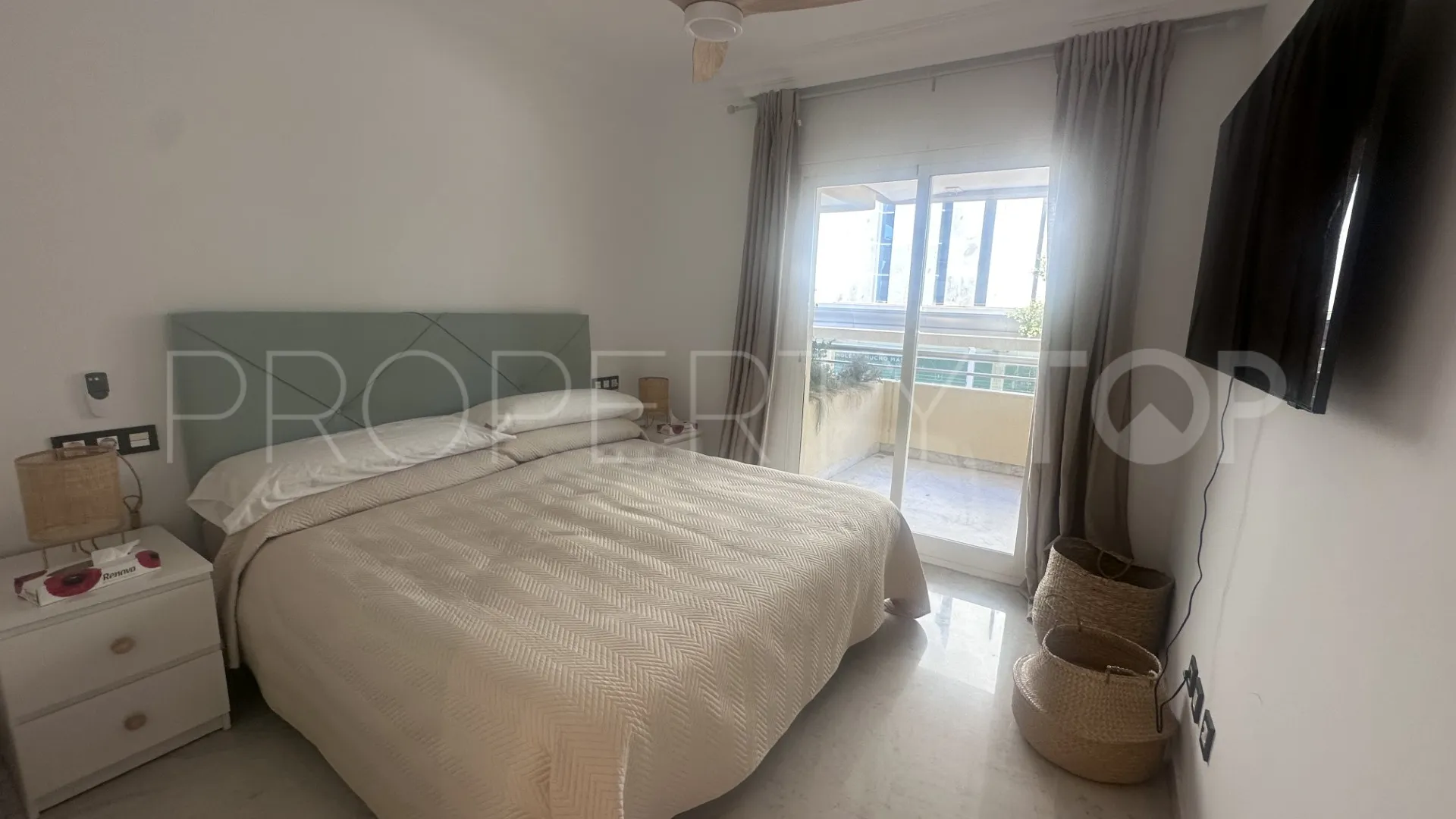 Apartment in Marina Banus for sale