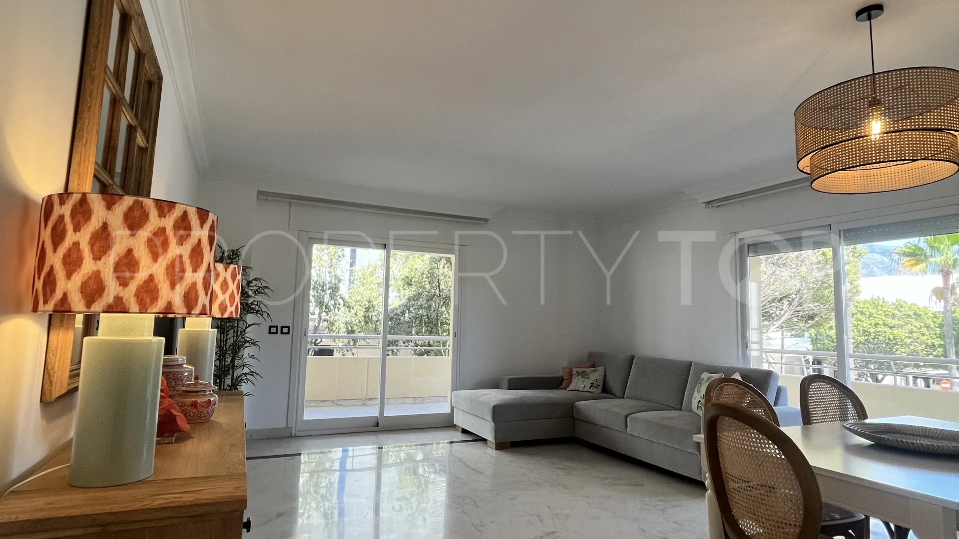 Apartment in Marina Banus for sale