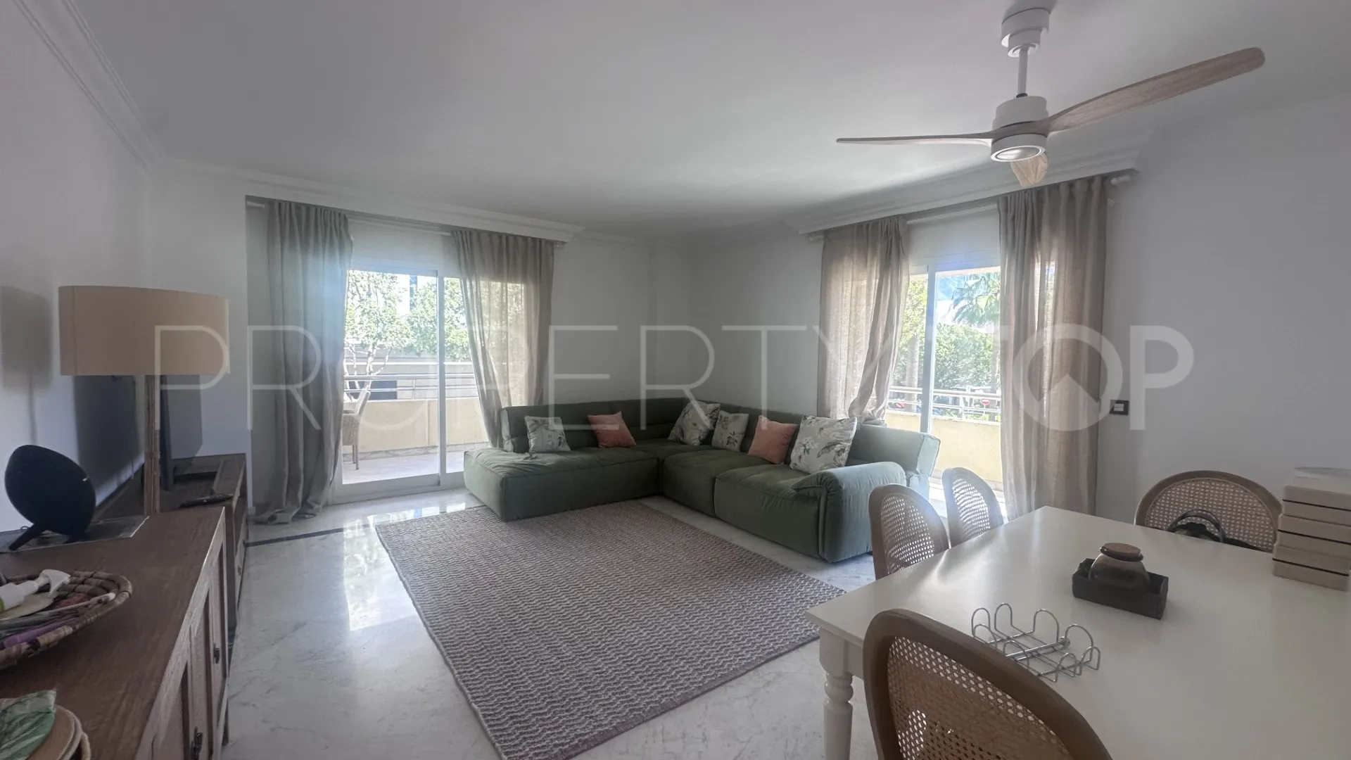 Apartment in Marina Banus for sale