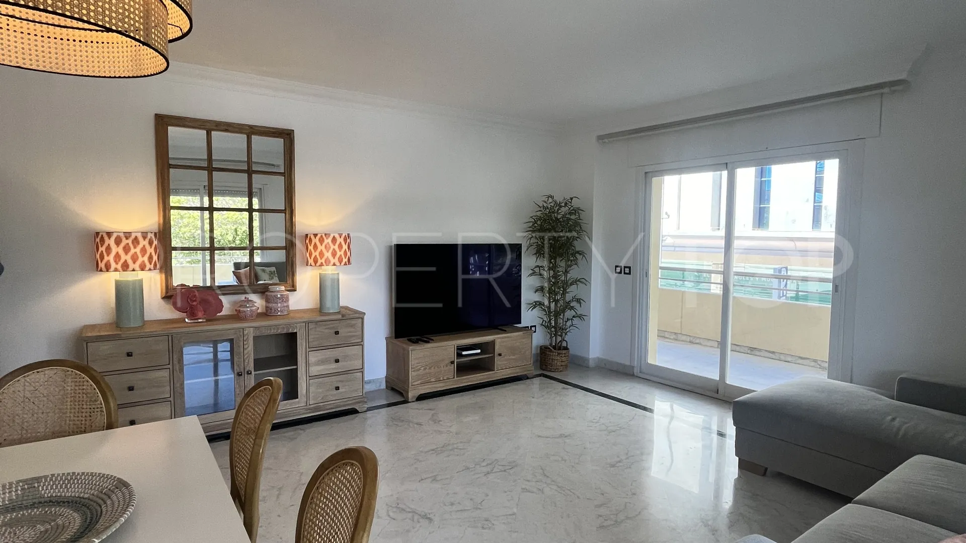 Apartment in Marina Banus for sale