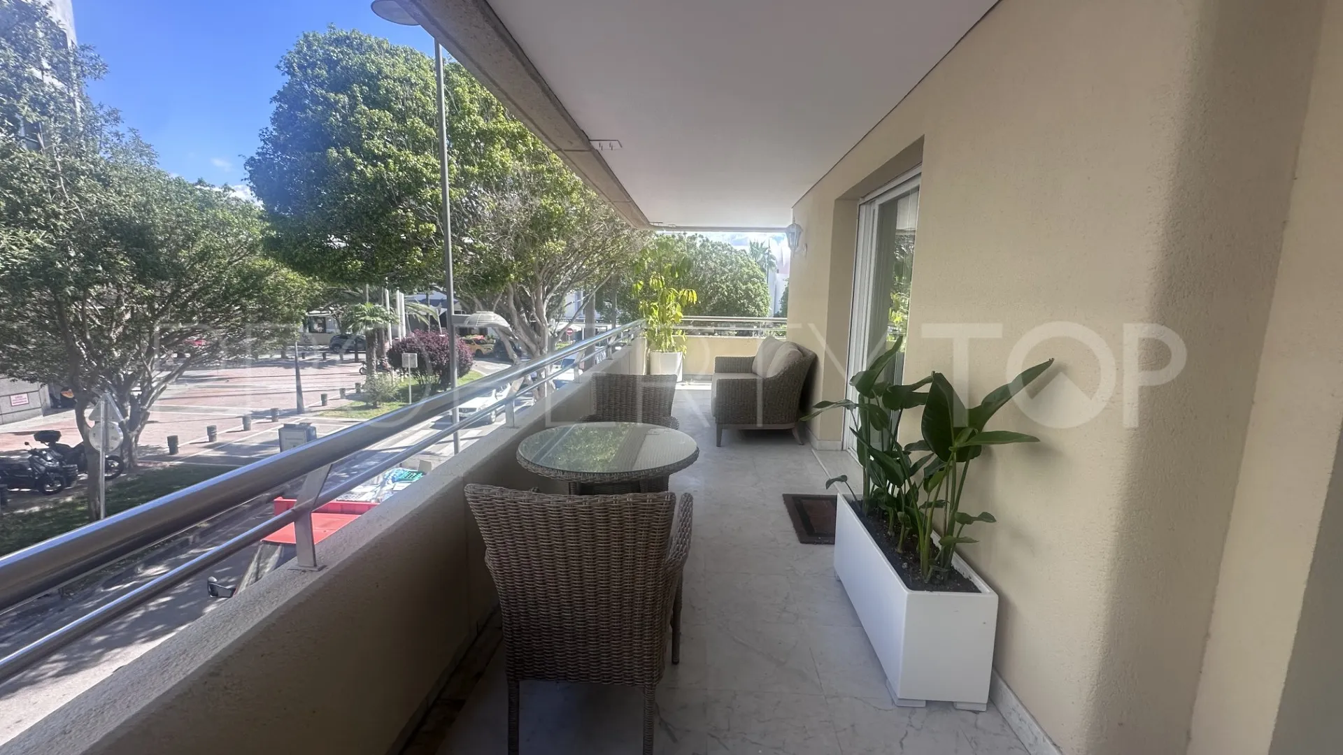 Apartment in Marina Banus for sale