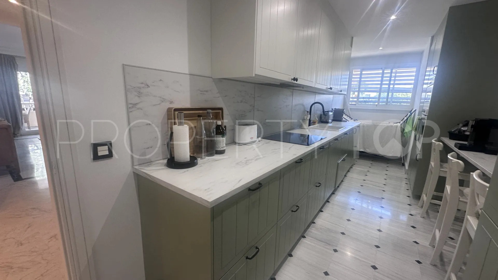 Apartment in Marina Banus for sale