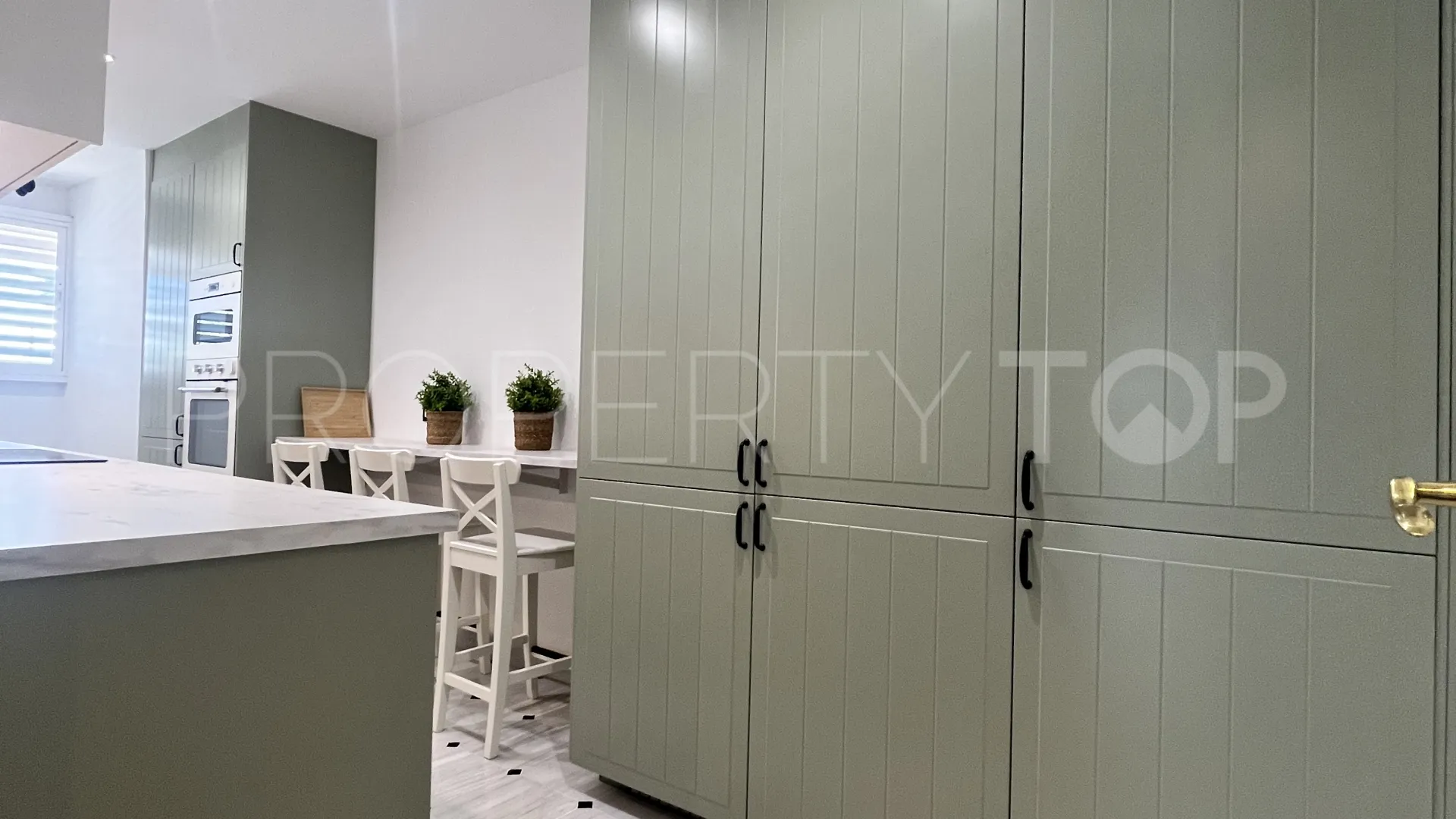 Apartment in Marina Banus for sale