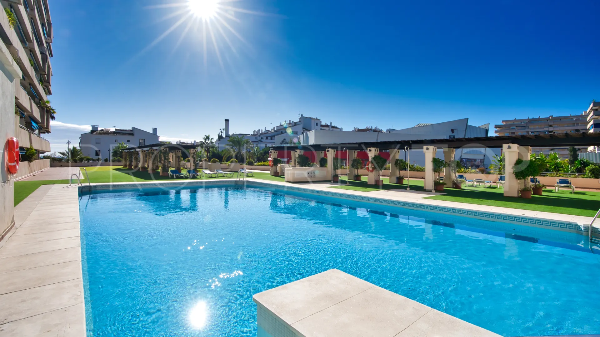 Apartment in Marina Banus for sale